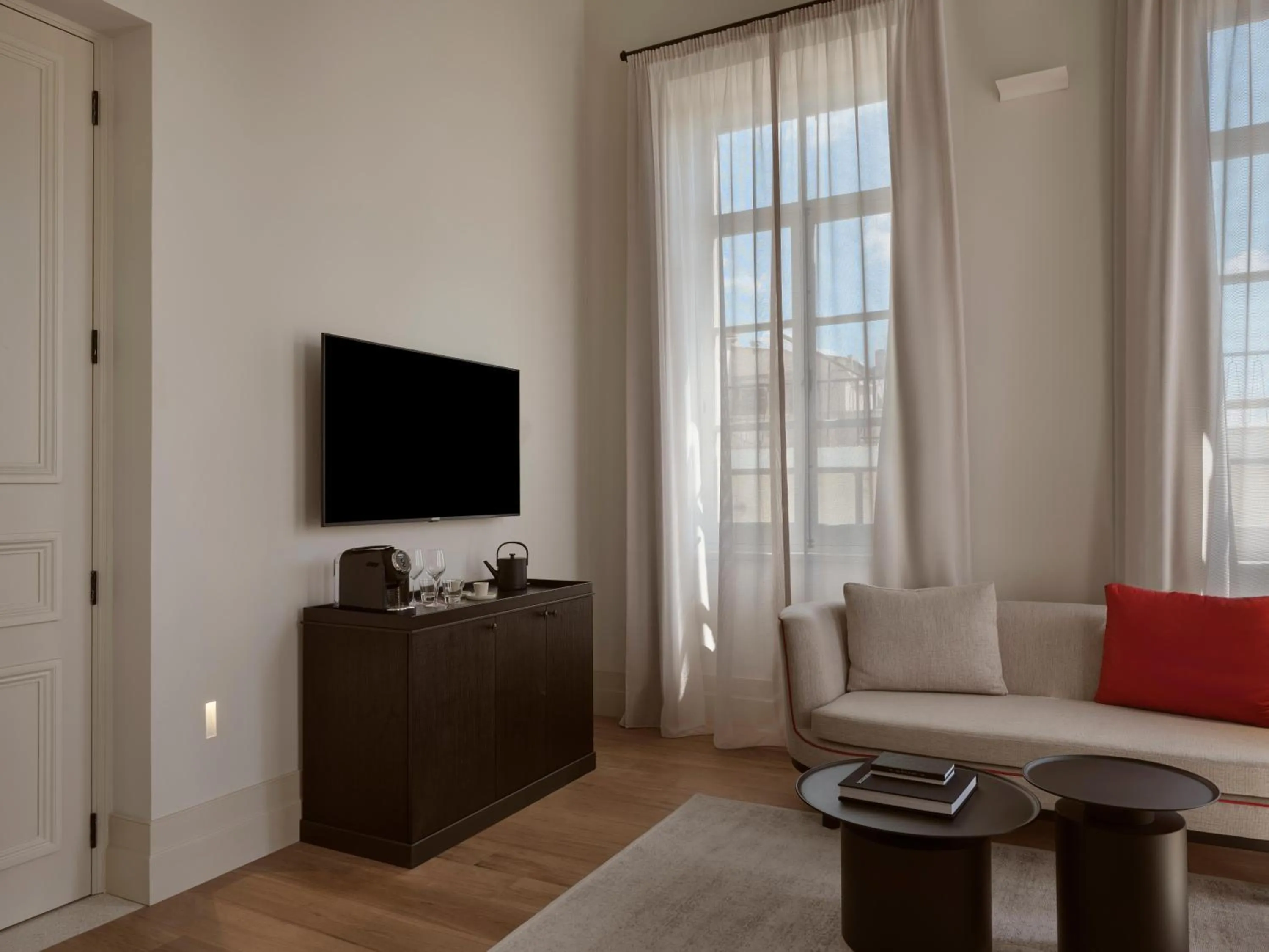 Photo of the whole room in Amyth of Nicosia