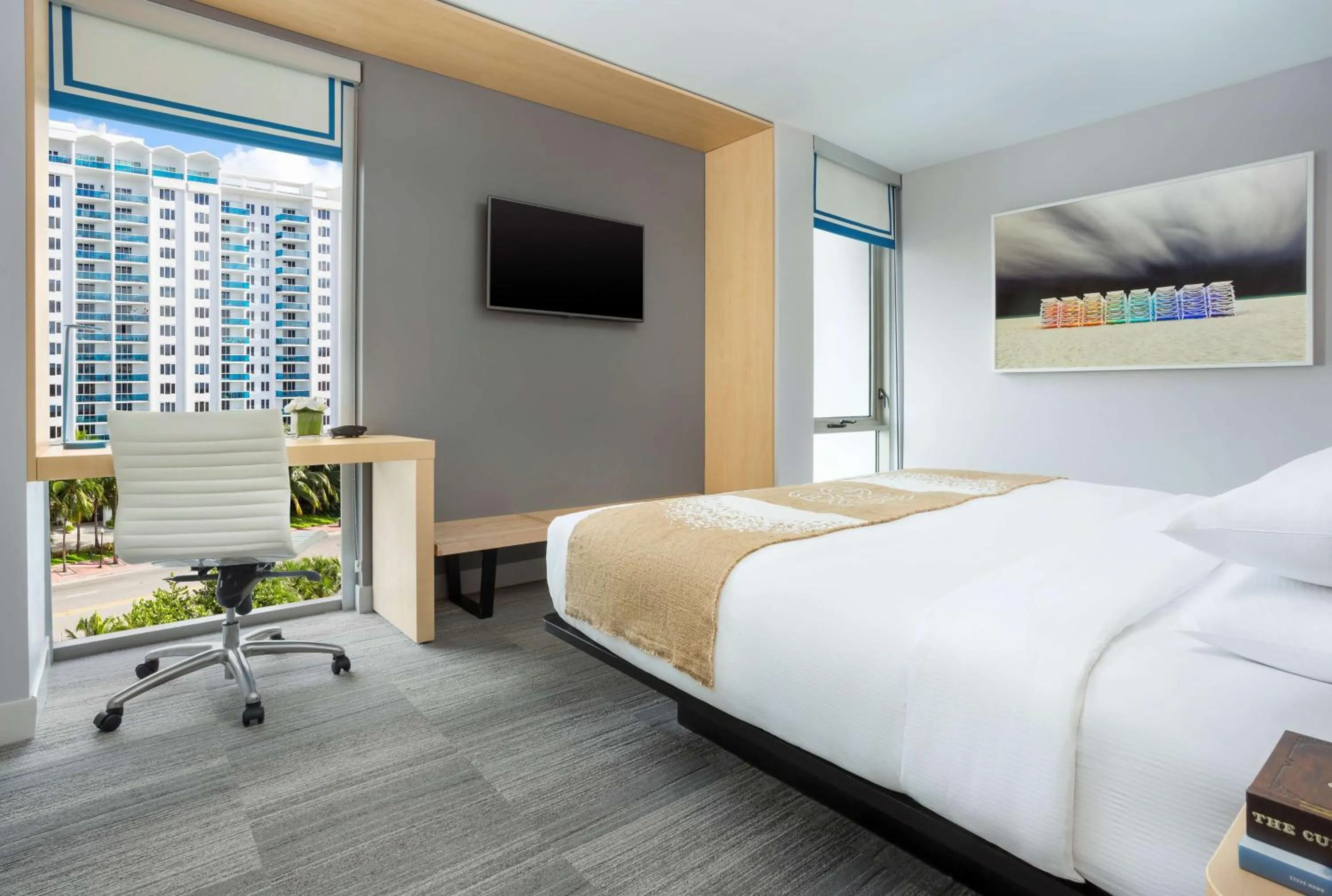 Bedroom, Bed in The Gates Hotel South Beach