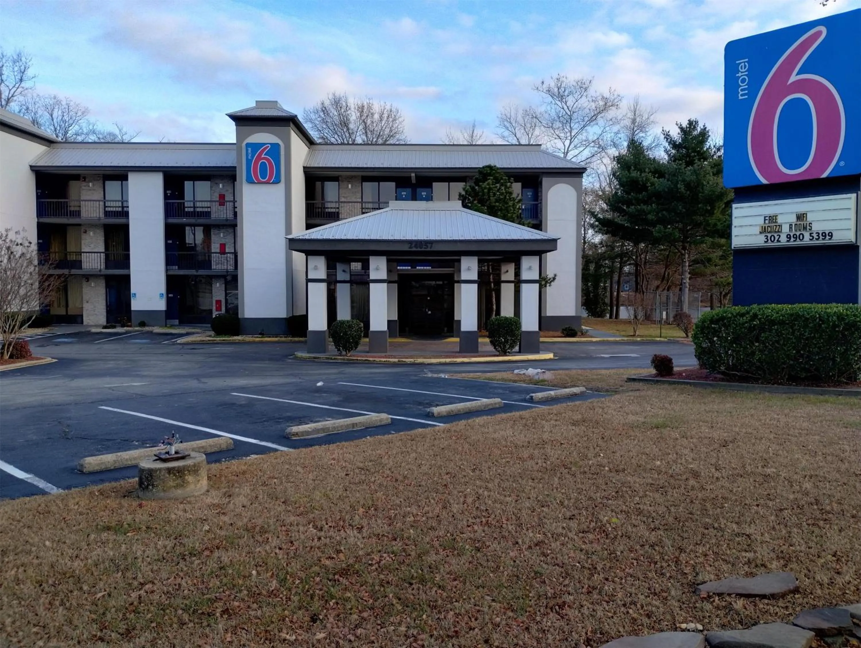 Property building in Motel 6-Seaford, DE