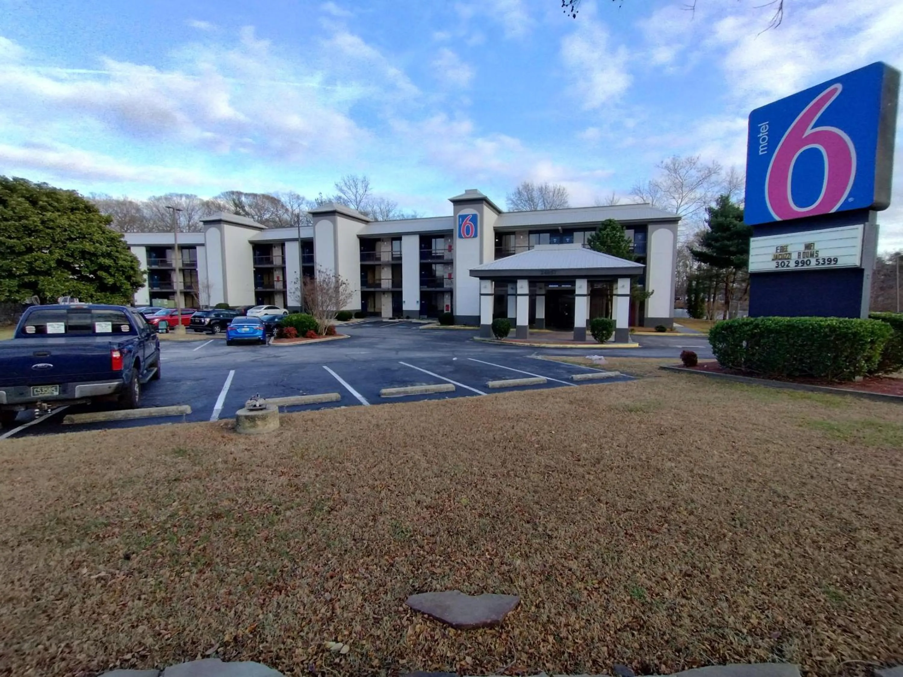 Property building in Motel 6-Seaford, DE