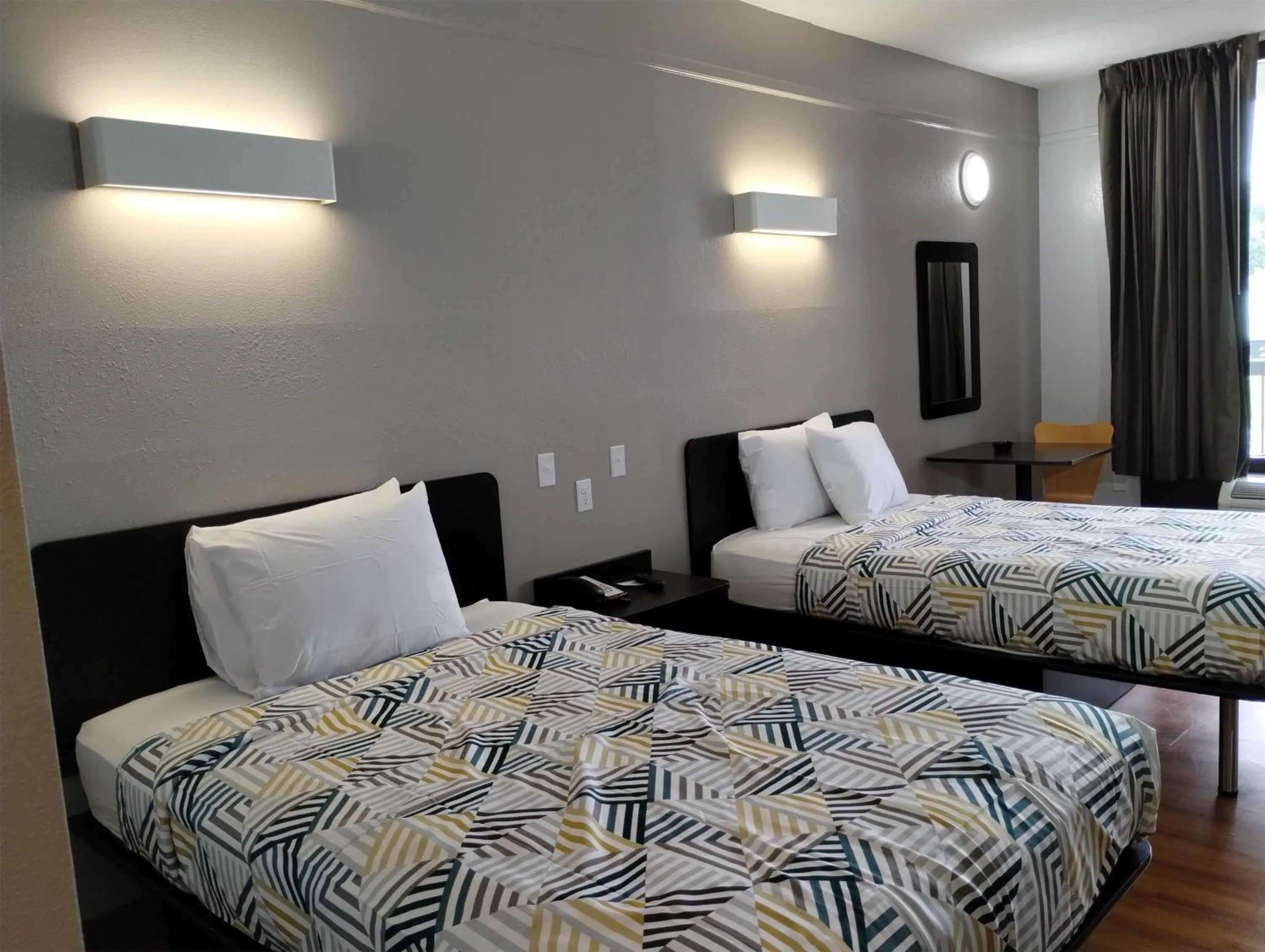 Bedroom, Bed in Motel 6-Seaford, DE