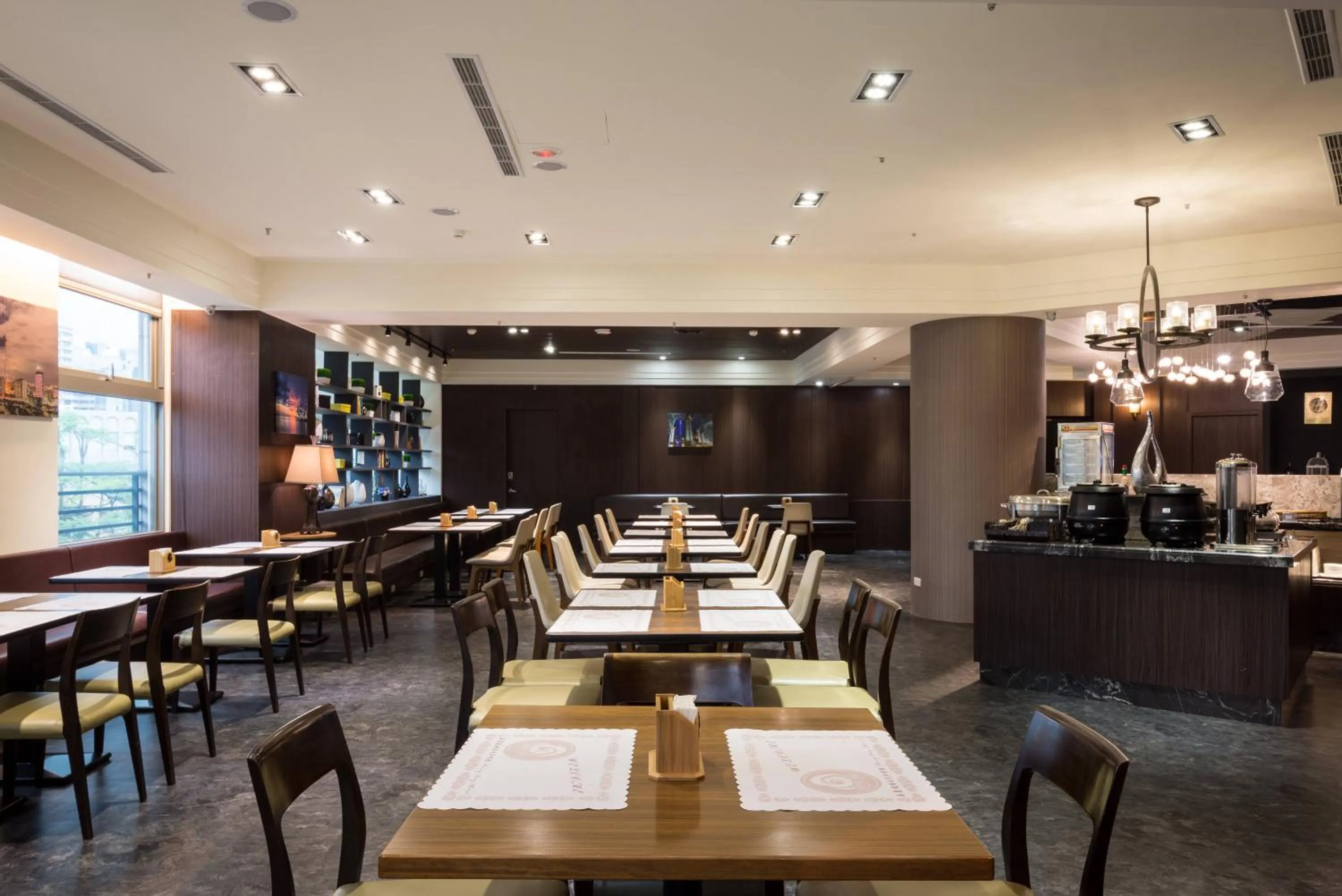 Restaurant/places to eat in Merryday Hotel Banqiao