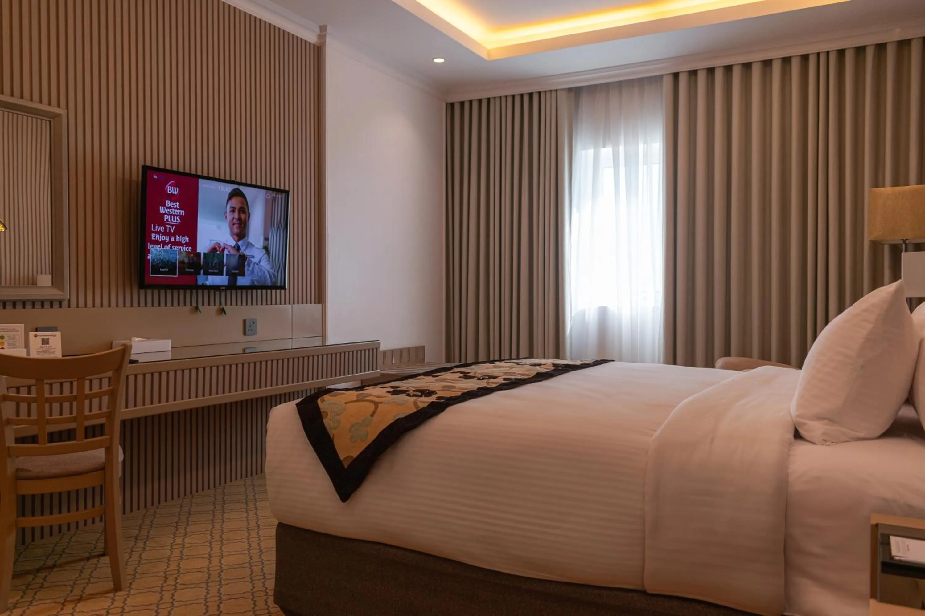 TV and multimedia, Bed in Best Western Plus Jeddah Hotel Madinah Road