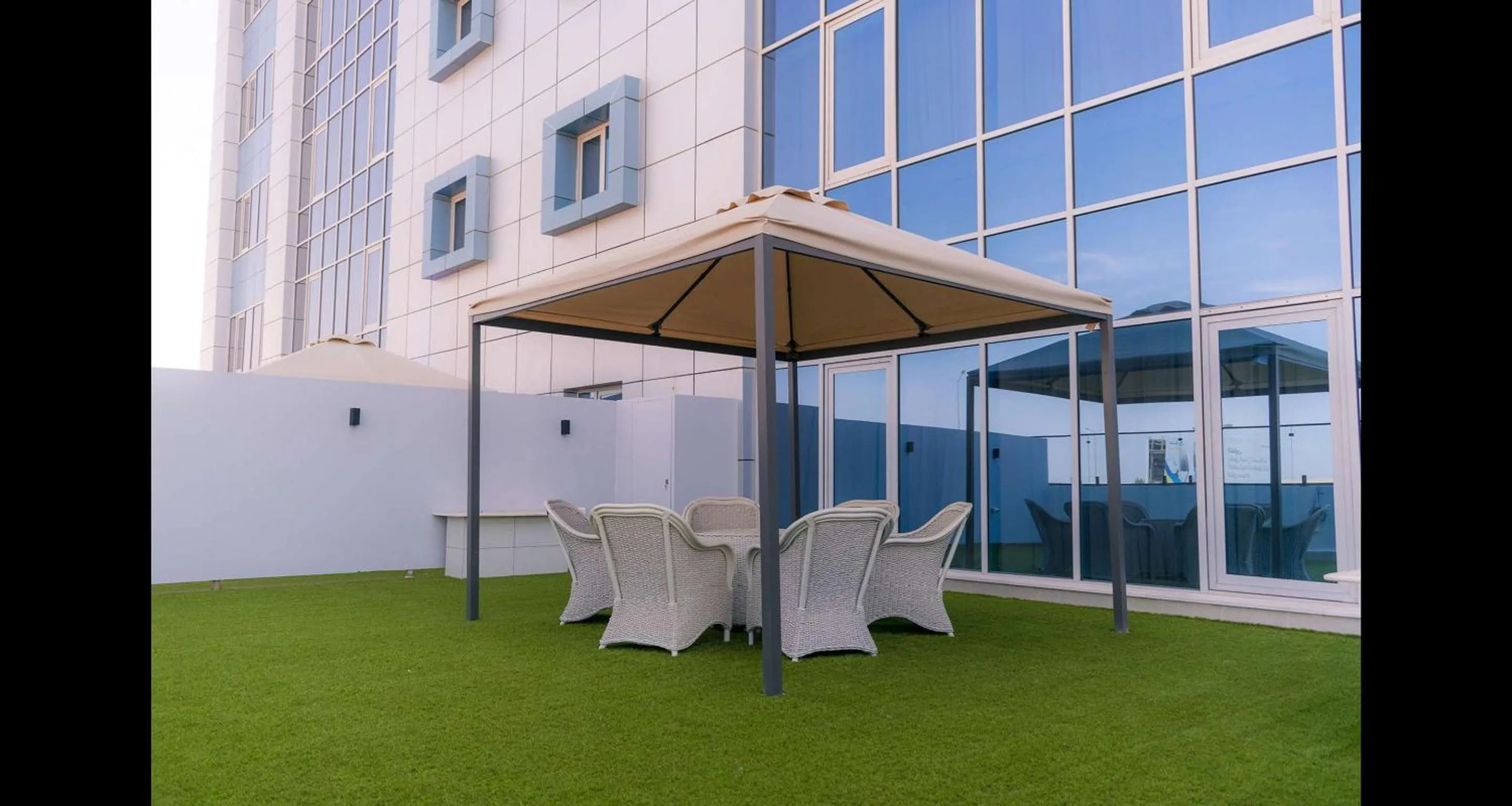 Photo of the whole room in Best Western Plus Jeddah Hotel Madinah Road