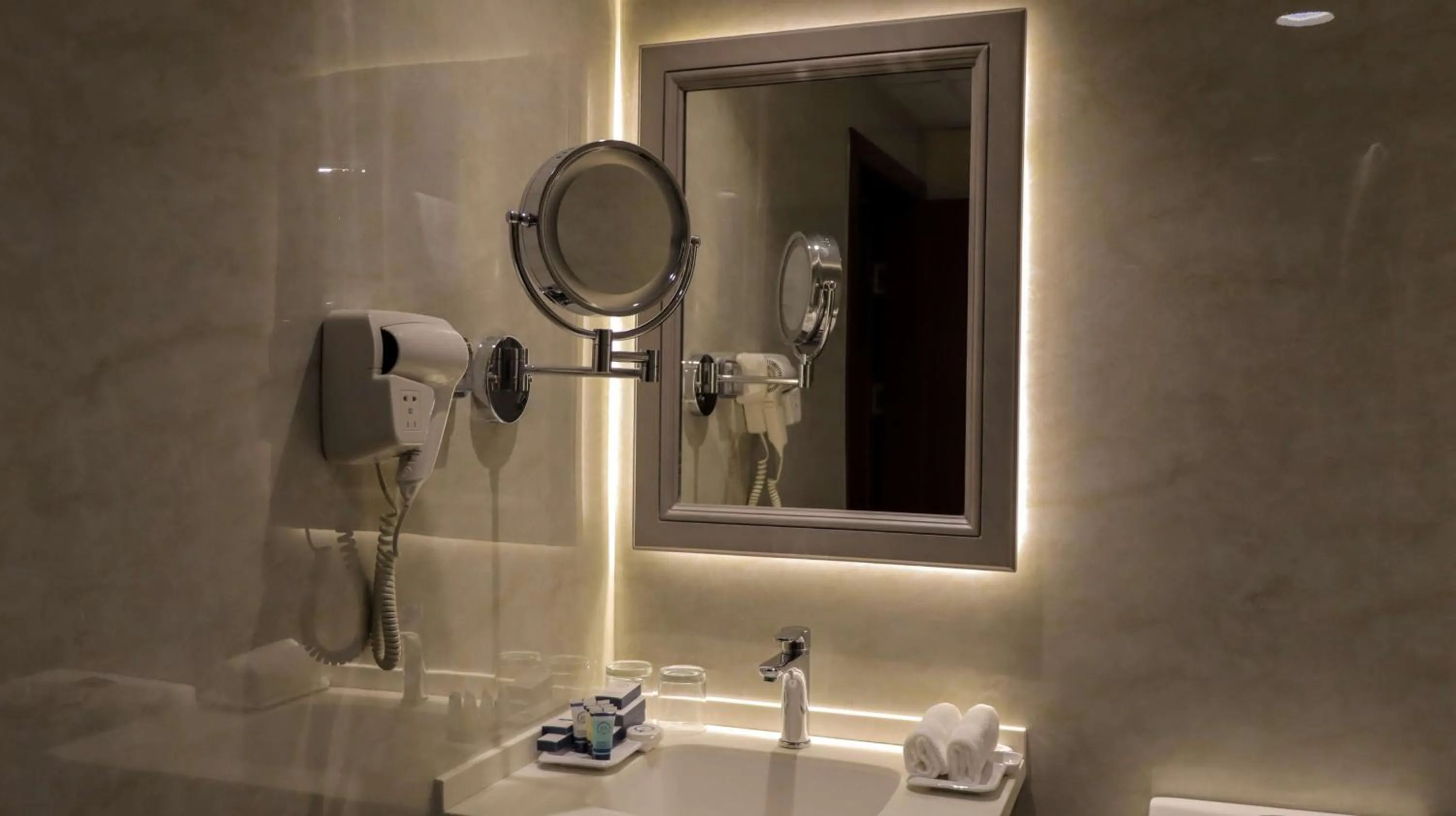 Bathroom in Best Western Plus Jeddah Hotel Madinah Road