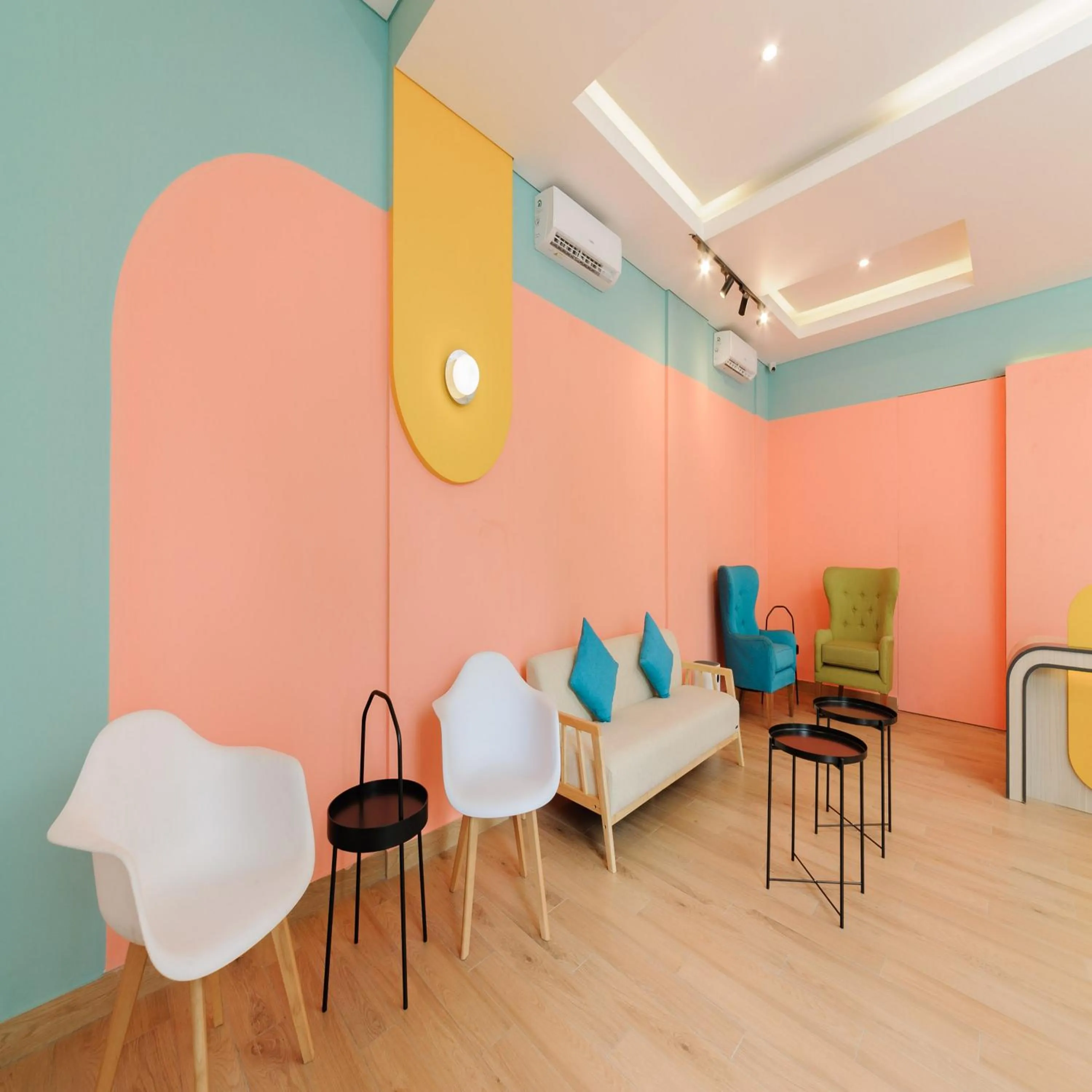 Seating area in Sans Hotel Kedoya