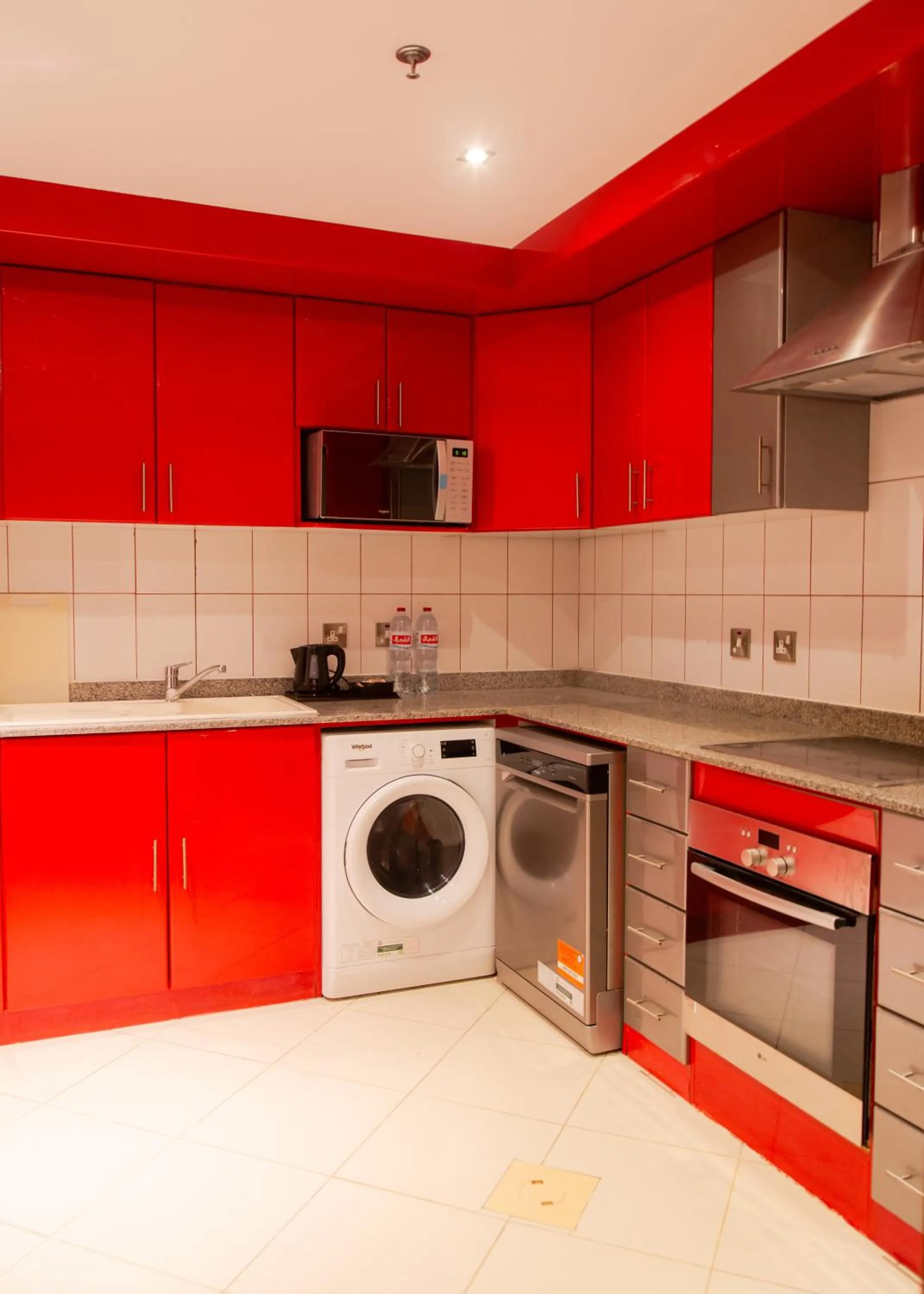 Kitchen or kitchenette in Al Liwan Residence