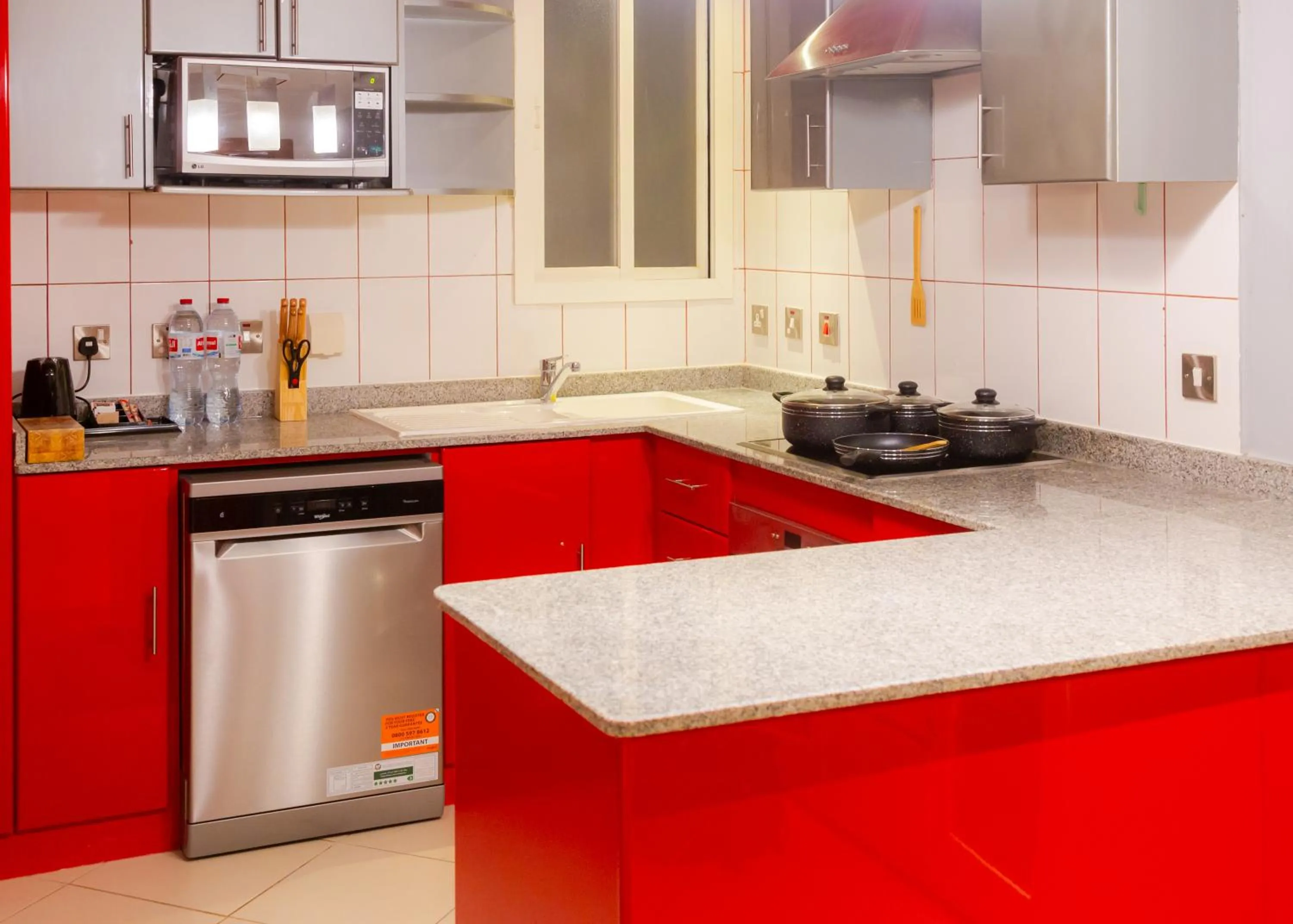 Kitchen or kitchenette in Al Liwan Residence