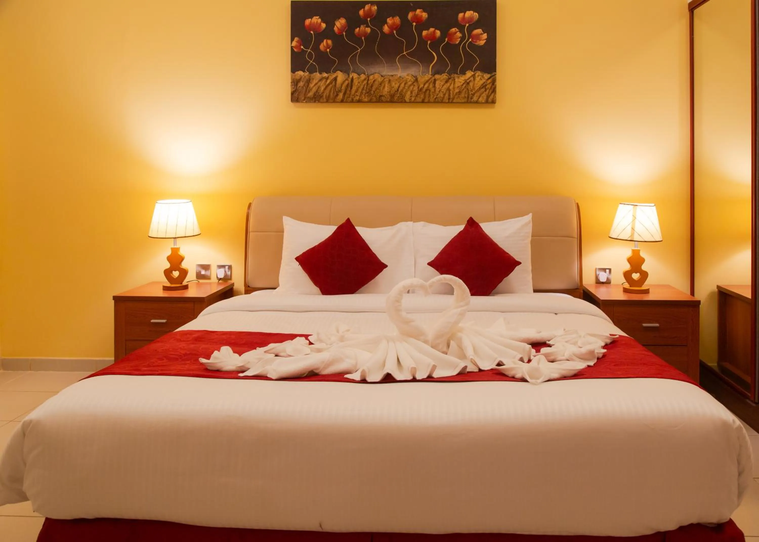 Bedroom, Bed in Al Liwan Residence