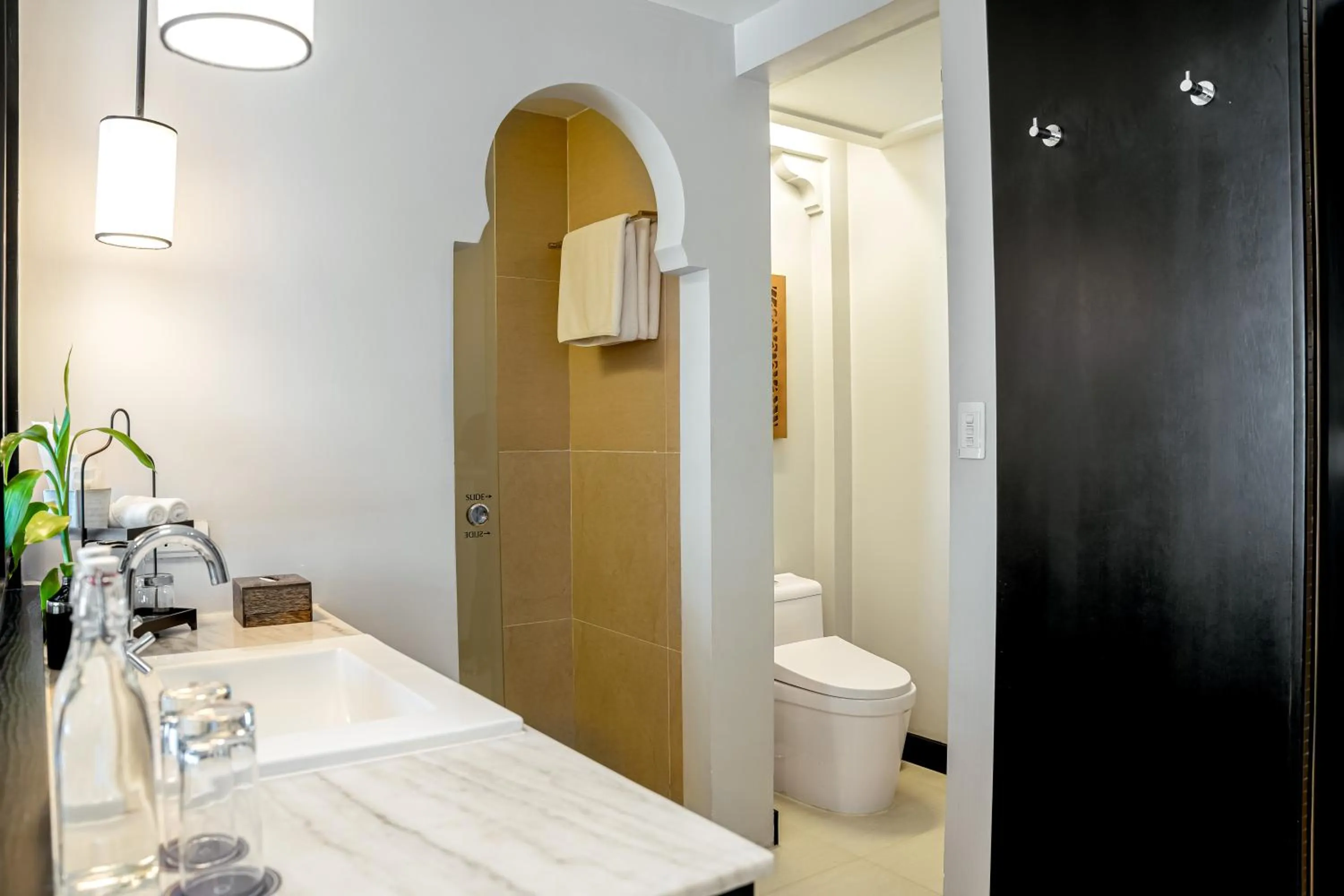 Shower in Sarai and Wander Resort