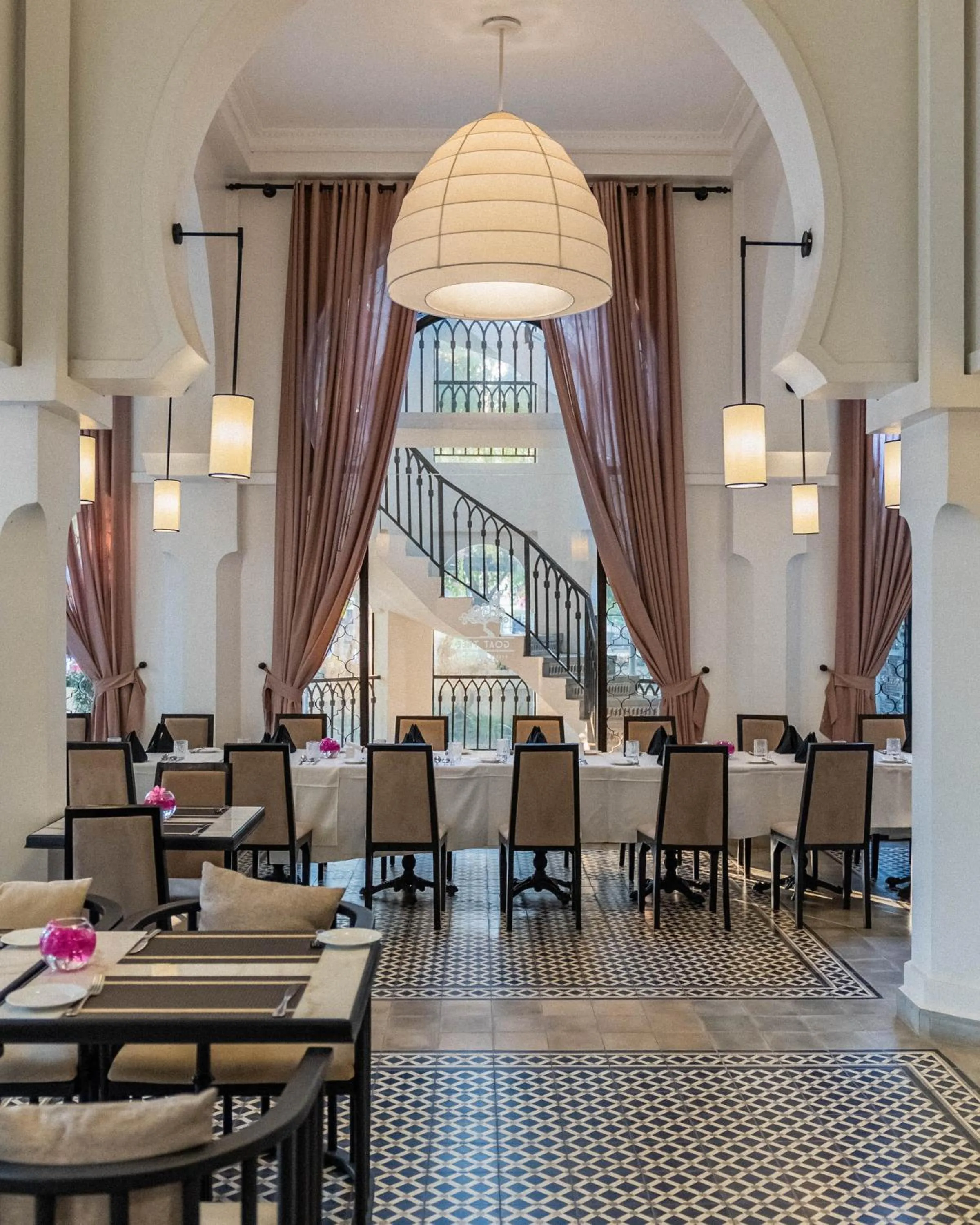 Restaurant/places to eat in Sarai and Wander Resort