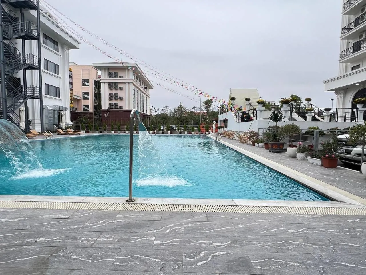 Swimming pool in Royal Phoenix Hotel Bac Ninh