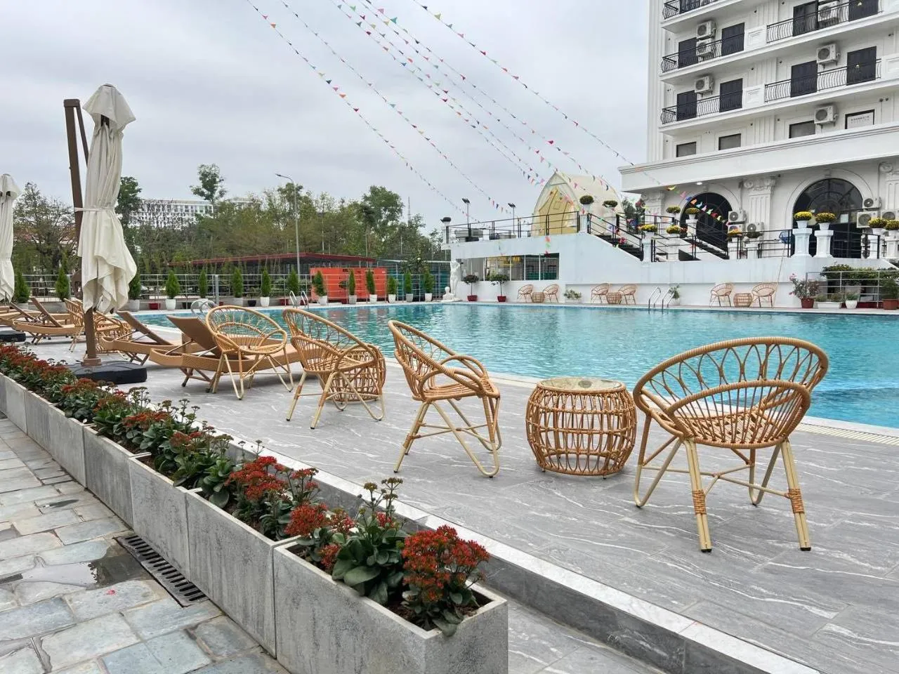 Swimming pool in Royal Phoenix Hotel Bac Ninh