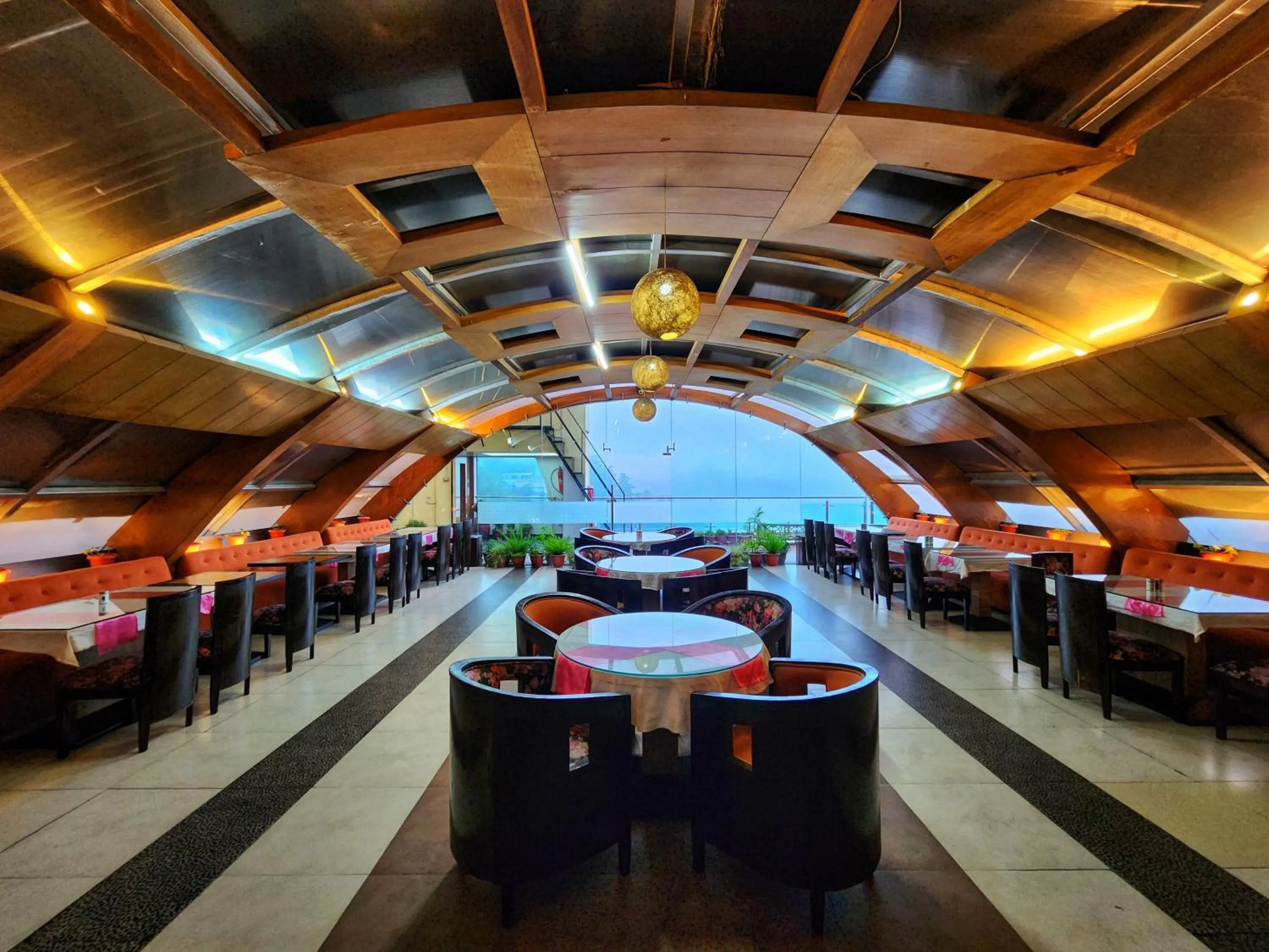 Restaurant/places to eat in Hotel Surya Shimla