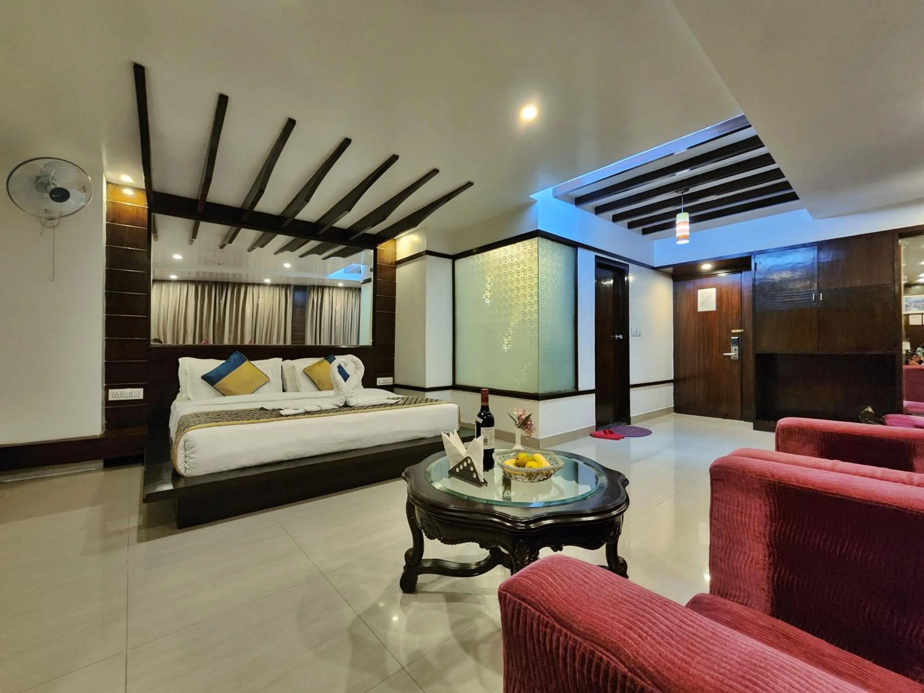 Photo of the whole room, Bed in Hotel Surya Shimla