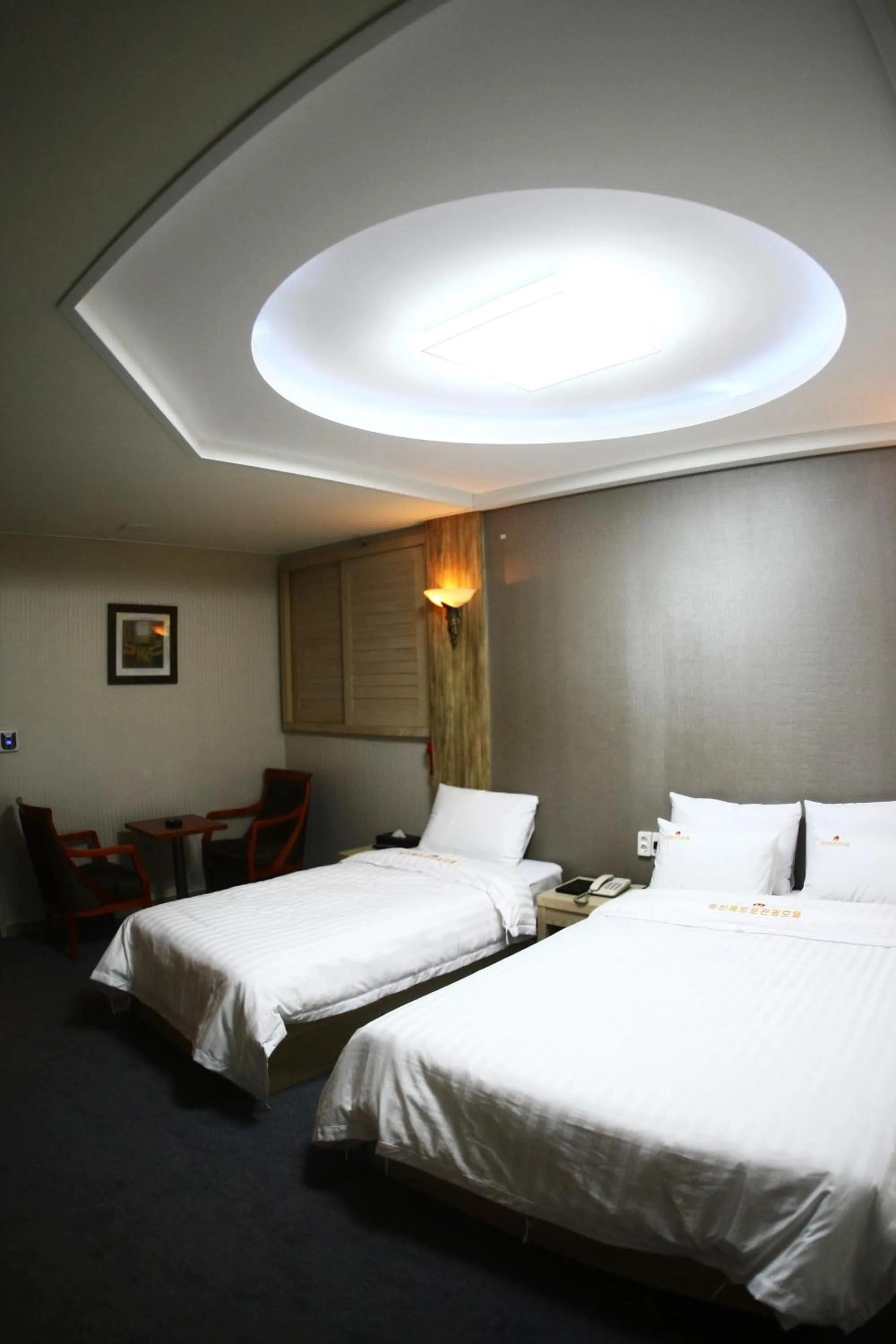 Bed in Metro Pol Tourist Hotel