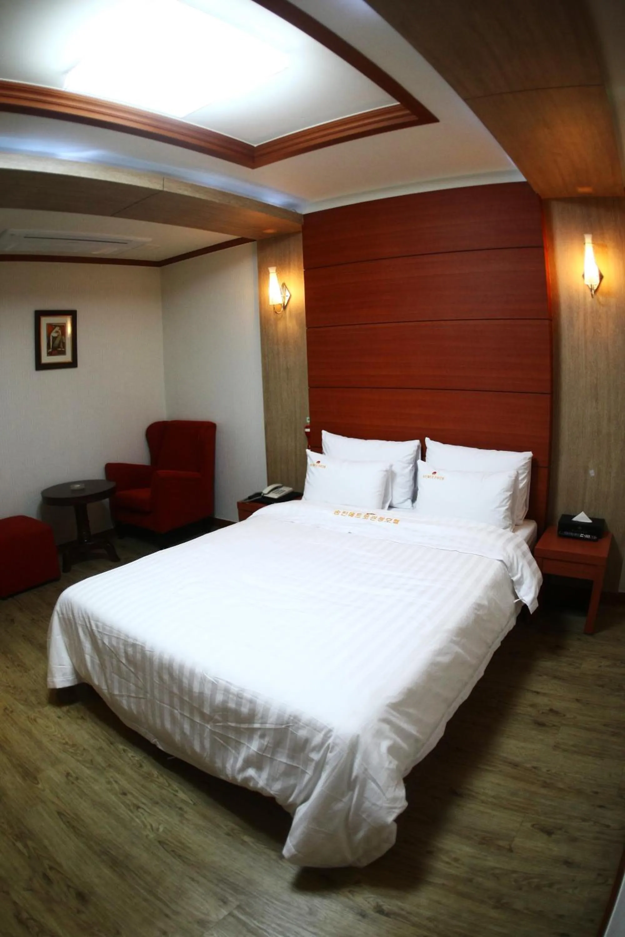 Bed in Metro Pol Tourist Hotel