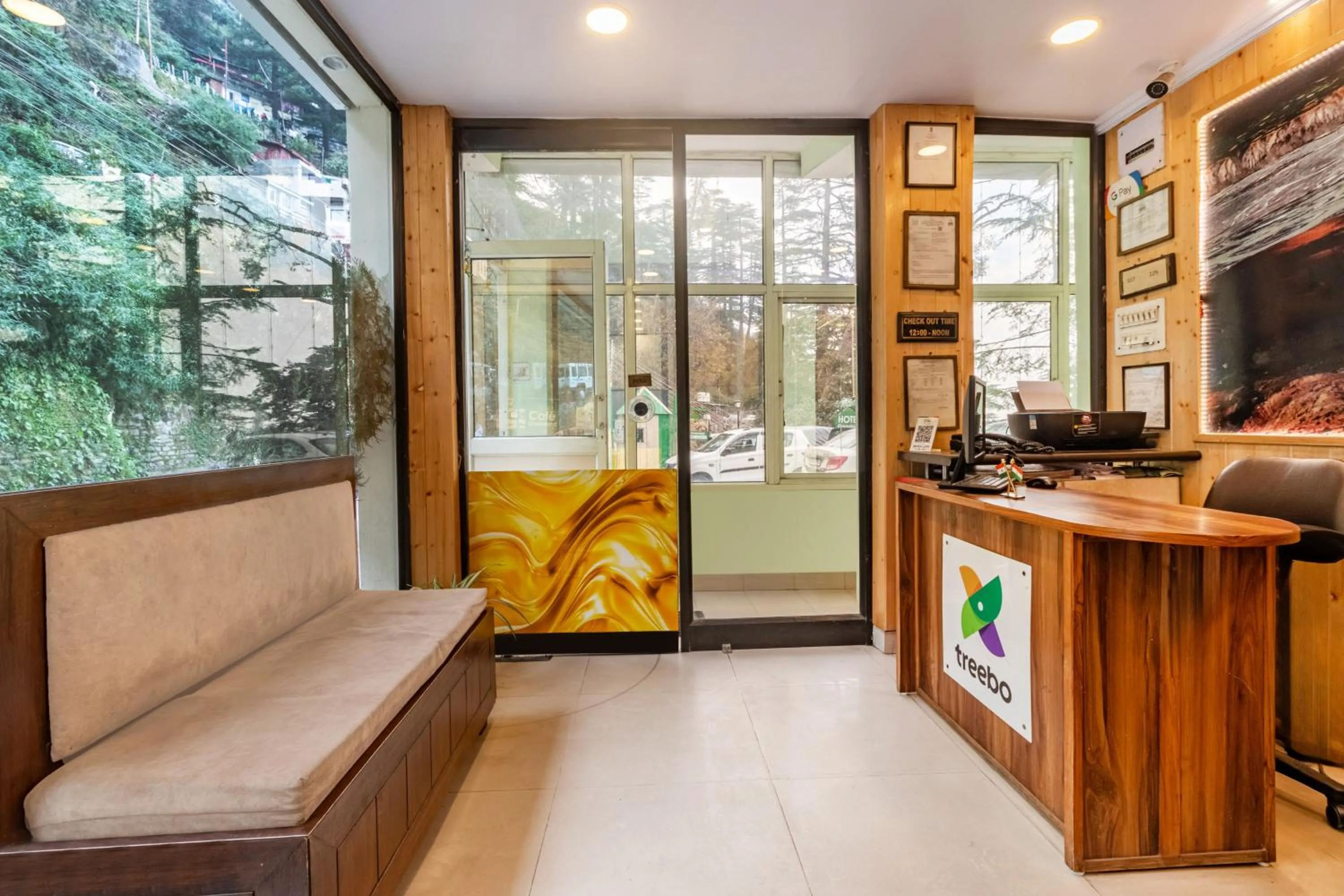 Lobby or reception in Treebo Greenland, Mall Road