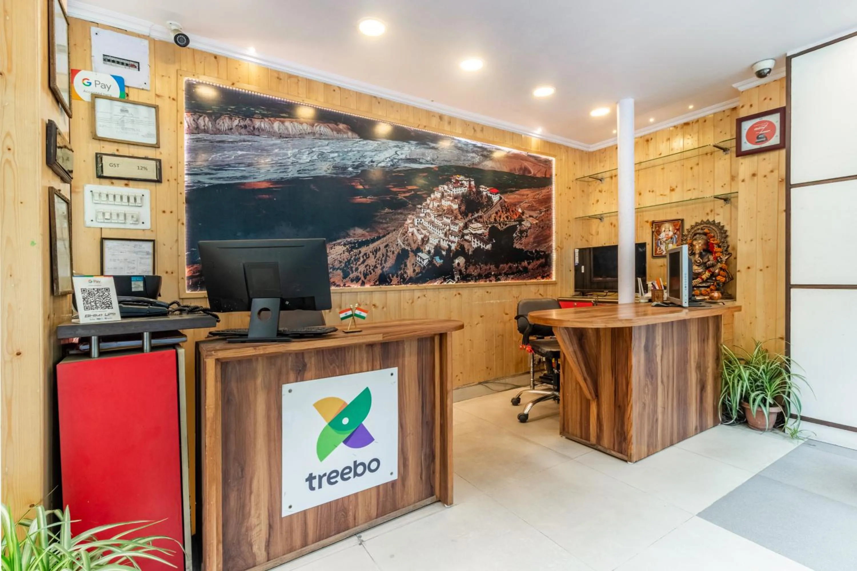 Lobby or reception in Treebo Greenland, Mall Road