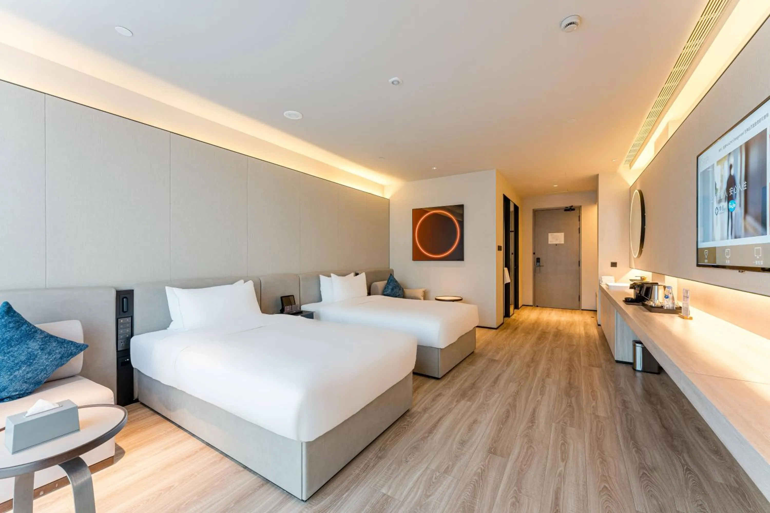 Bed in Crystal Hotel Shanghai North Sichuan Road on the Bund