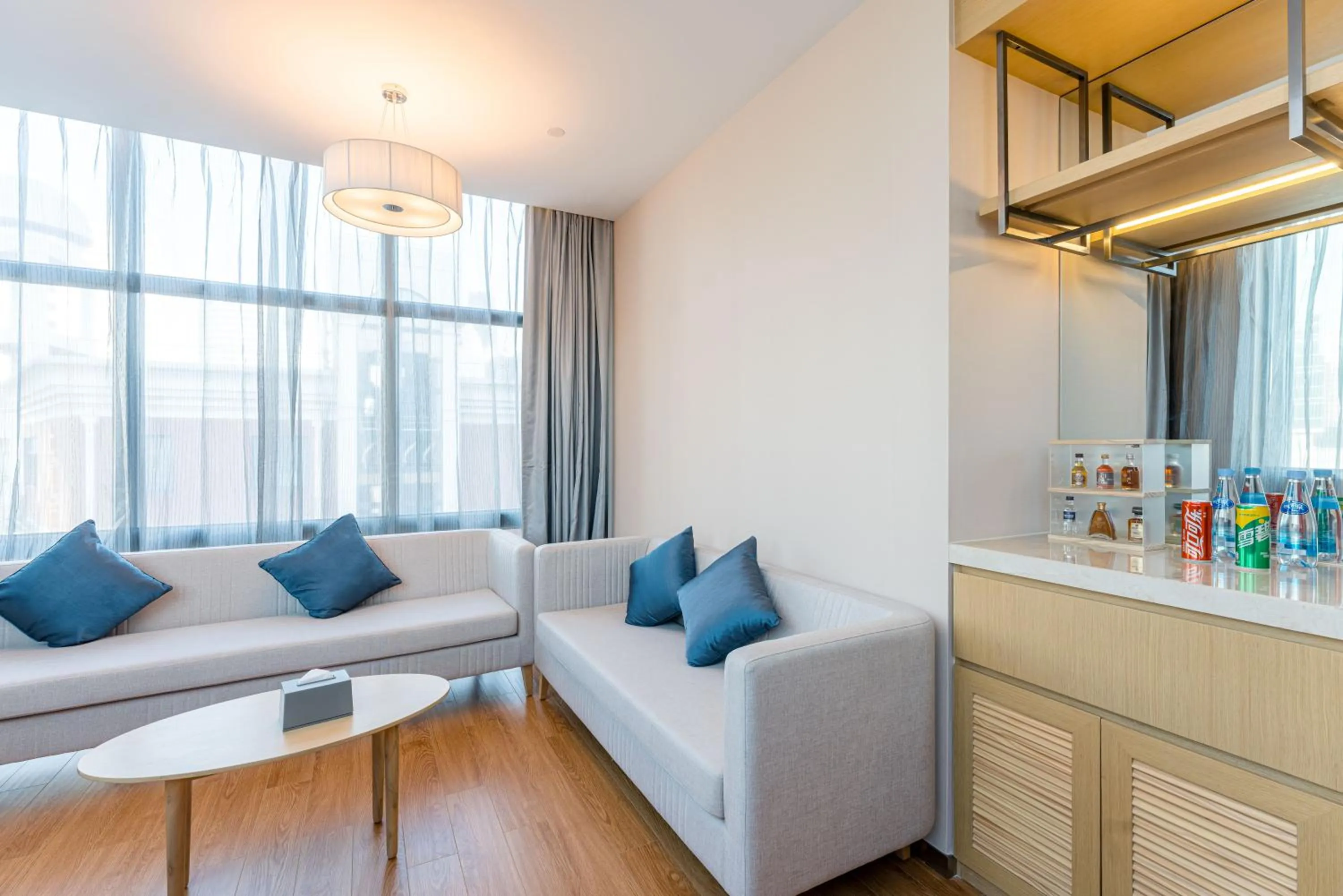 Seating area in Crystal Hotel Shanghai North Sichuan Road on the Bund