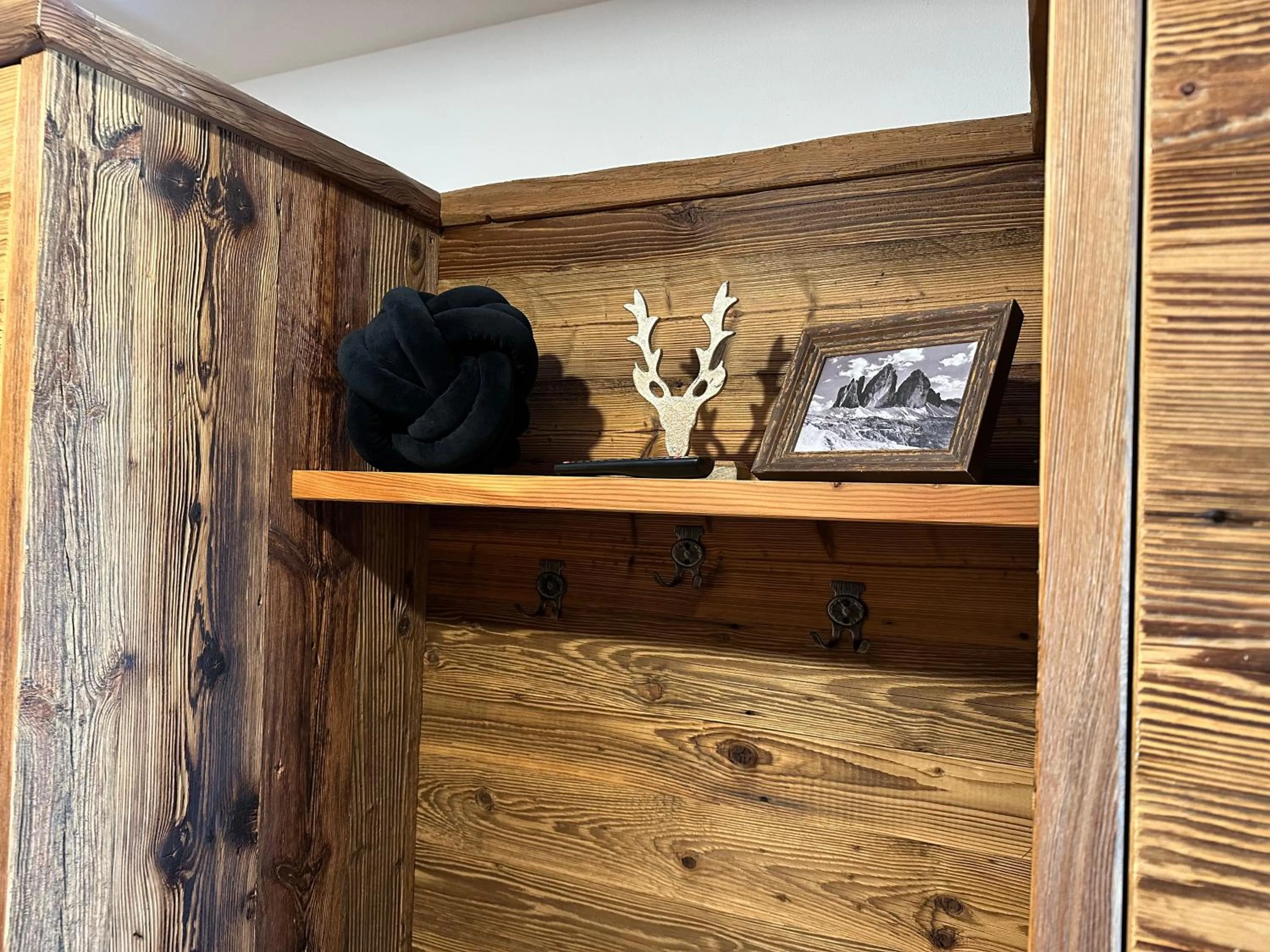 Decorative detail in Alpine Mountain Chalet