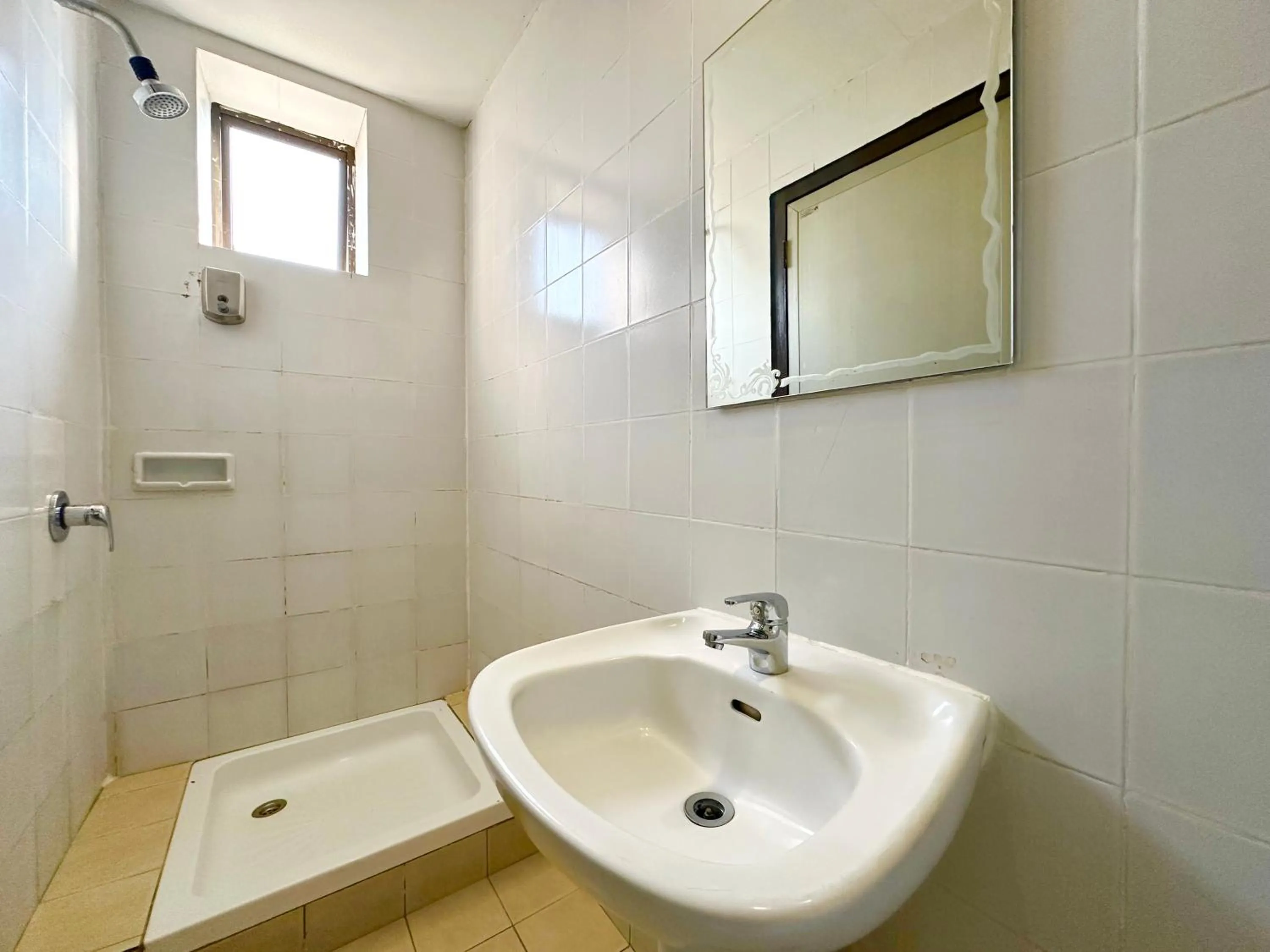 Shower in Park Hotel