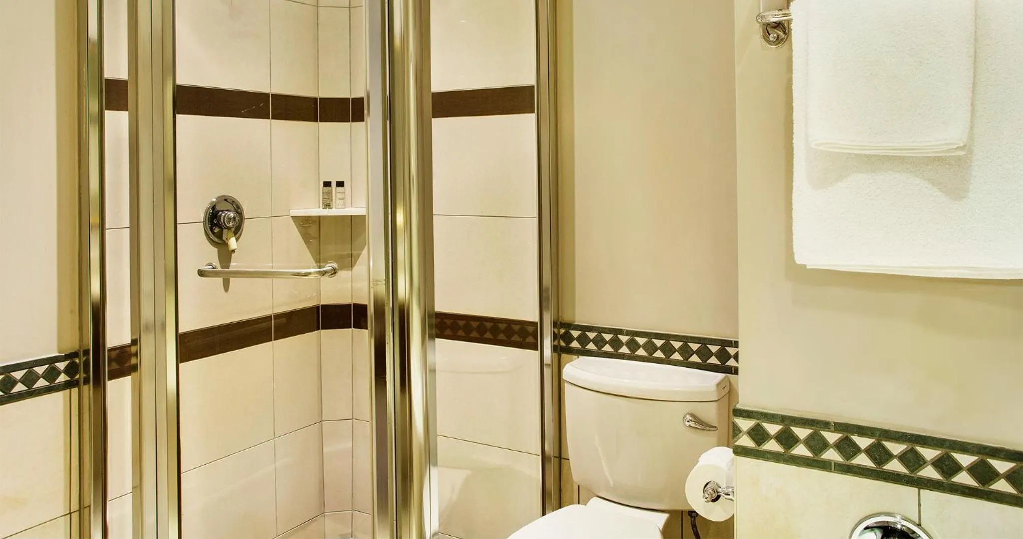 Shower in The Ridge Hotel