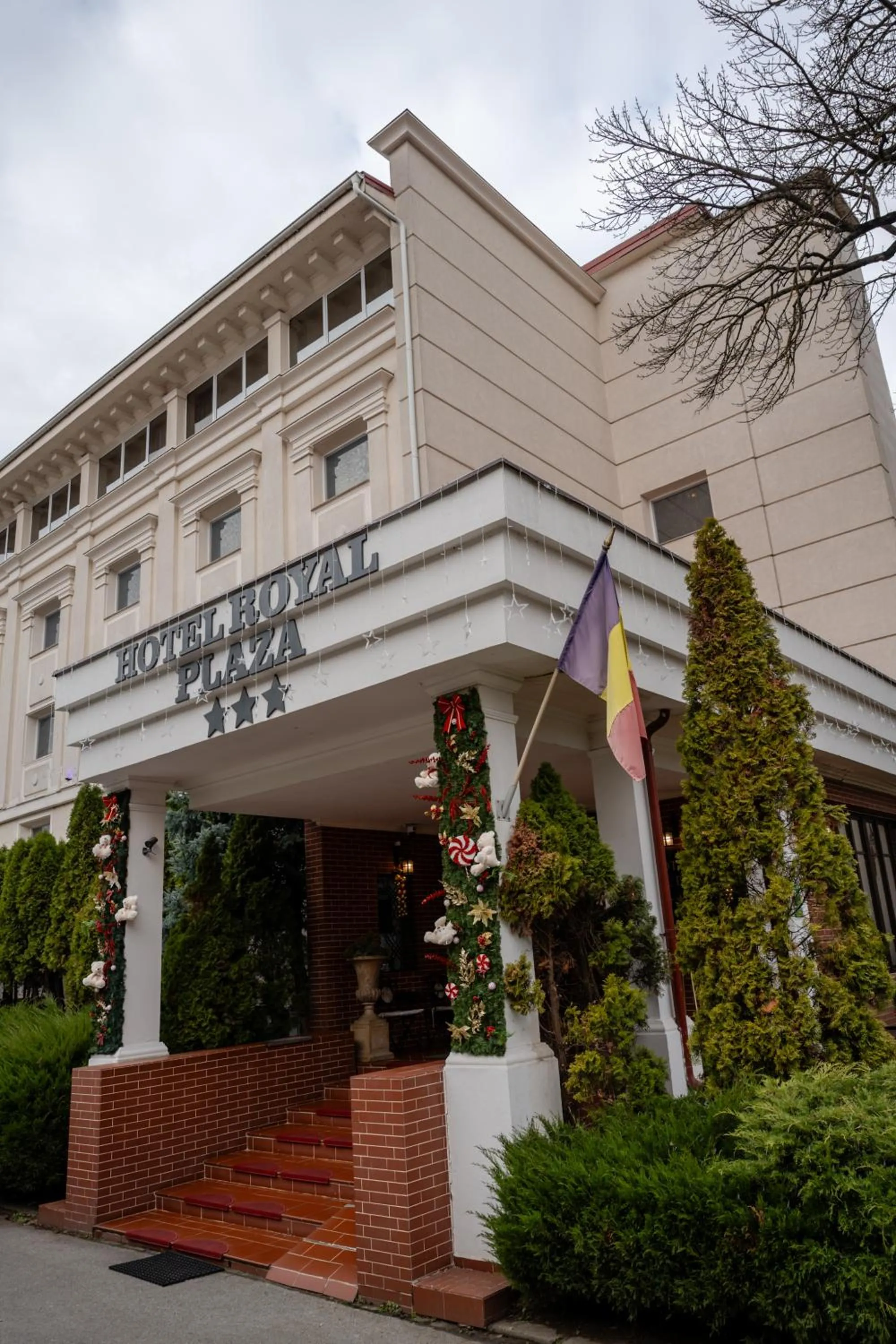 Property building in Hotel Royal Plaza By TimHotels