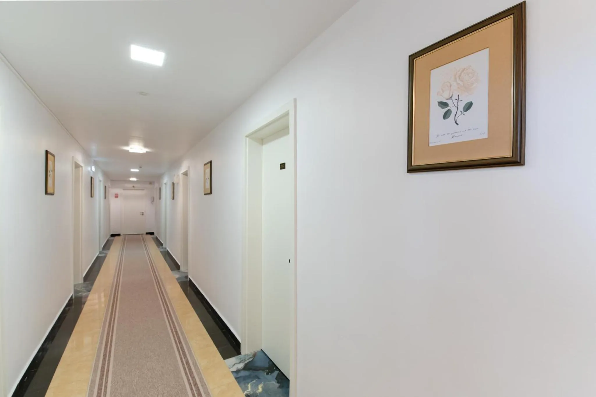 Property building in Hotel Royal Plaza By TimHotels