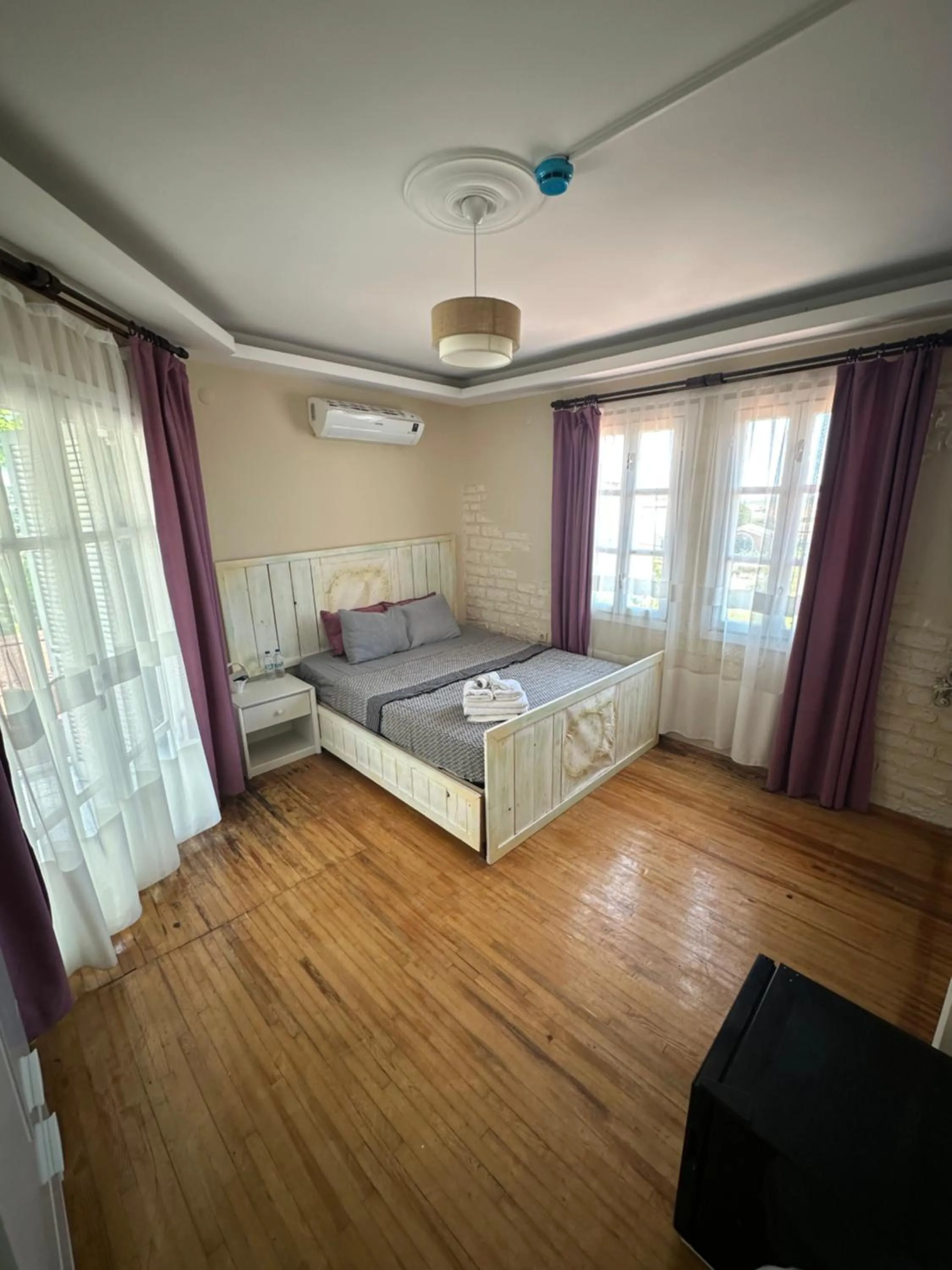 Photo of the whole room, Bed in Kekik Alaçatı Otel