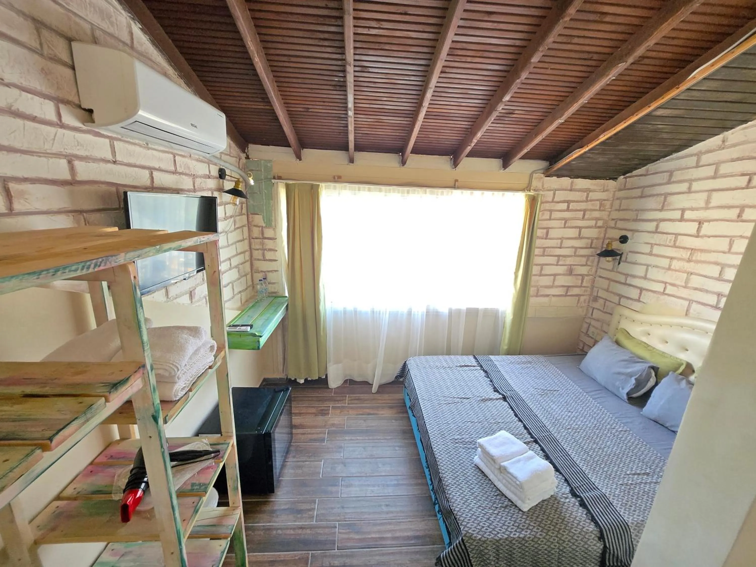 TV and multimedia, Bed in Kekik Alaçatı Otel