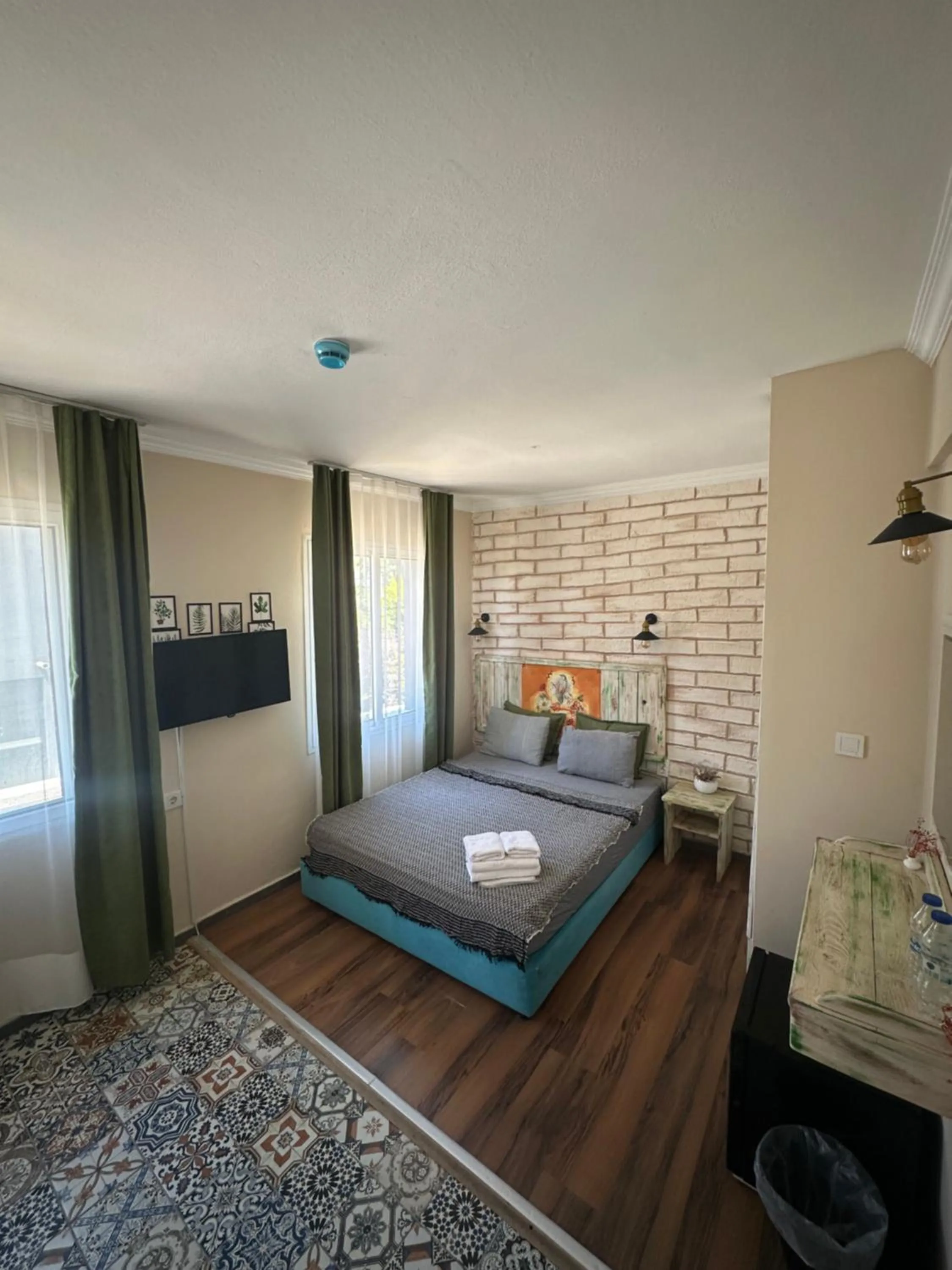 Photo of the whole room, Bed in Kekik Alaçatı Otel