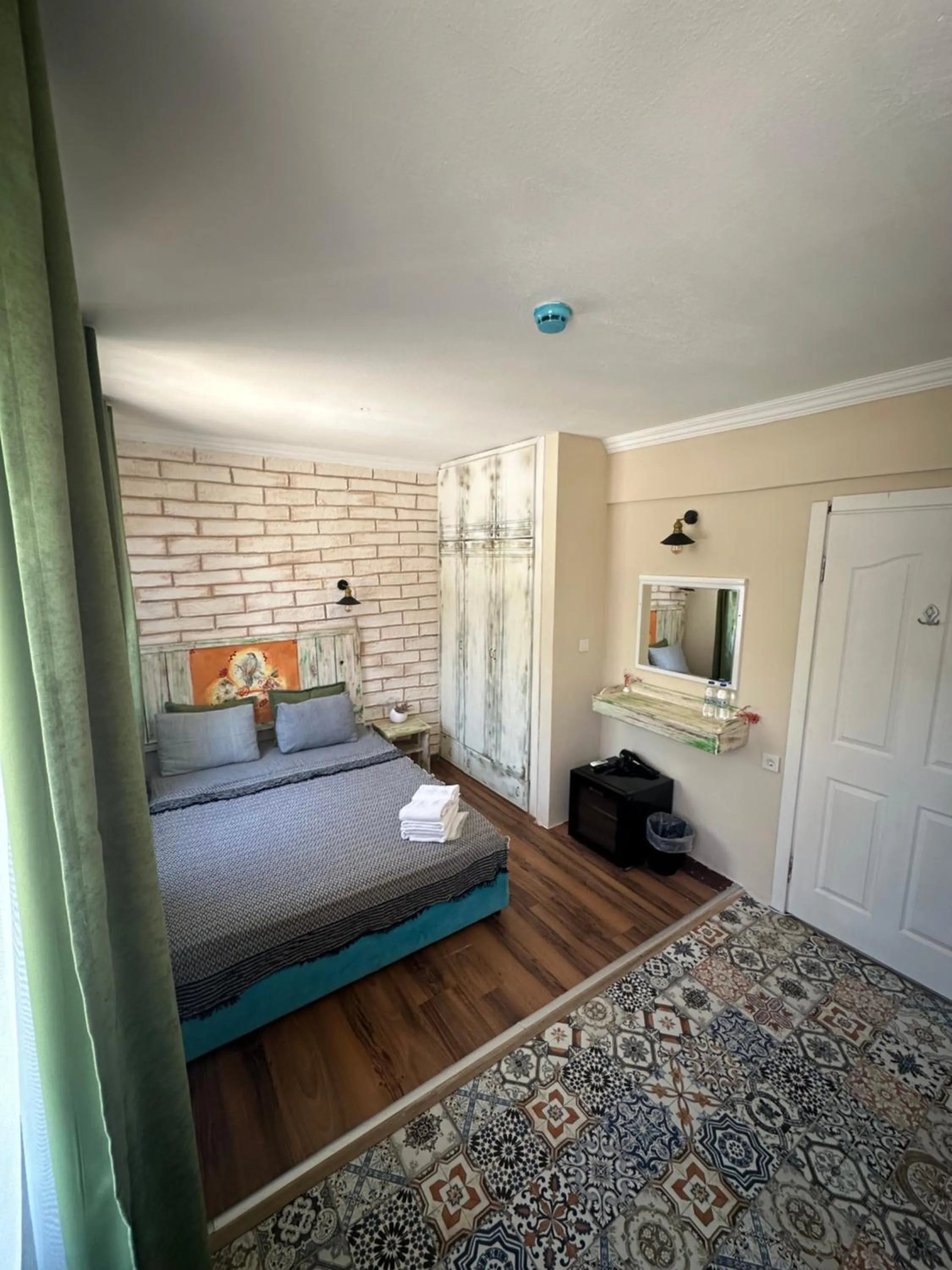 Photo of the whole room, Bed in Kekik Alaçatı Otel