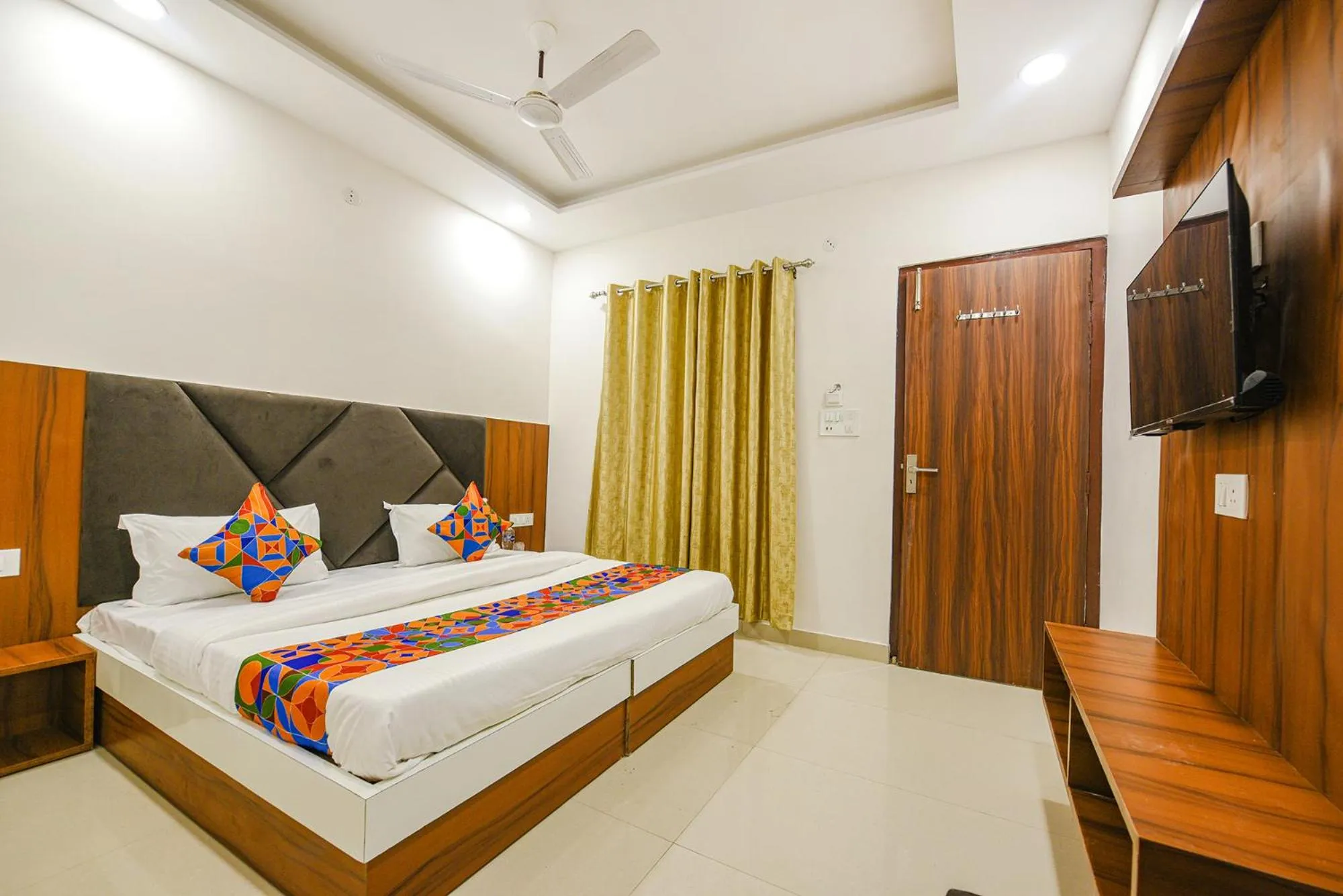 Bed in FabHotel Solace Inn