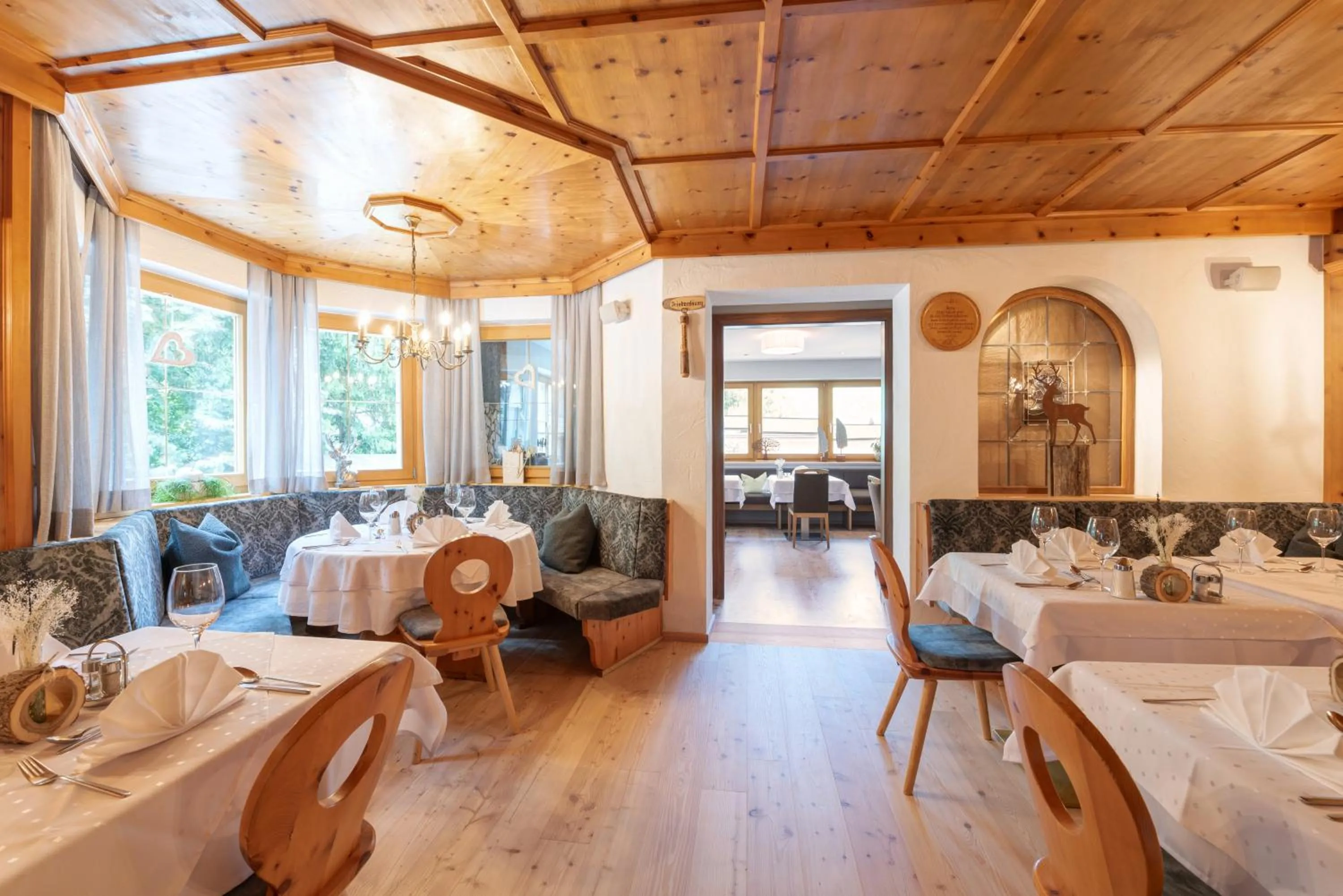 Restaurant/places to eat in Hotel Enzian Paznaun