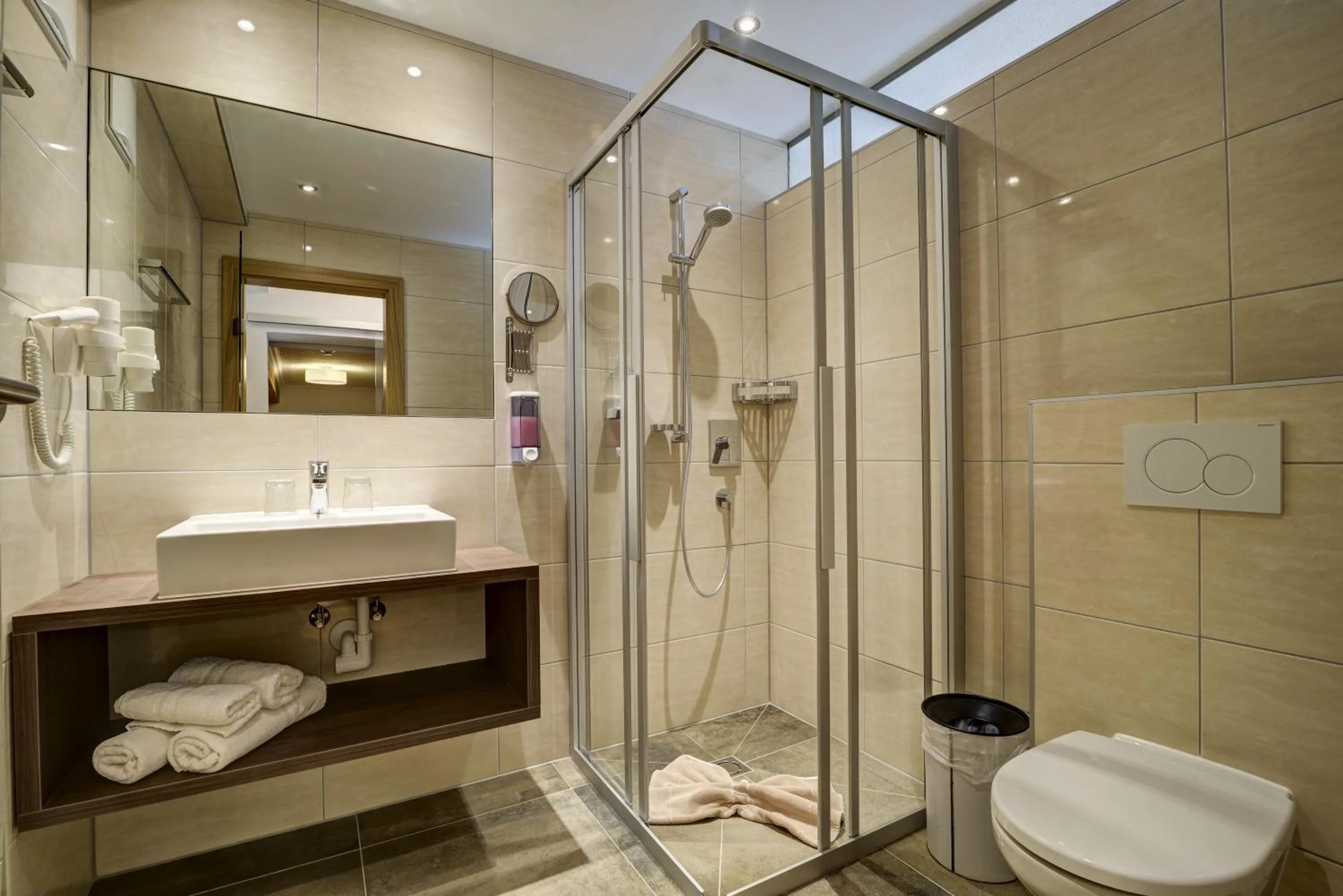 Bathroom in Hotel Enzian Paznaun