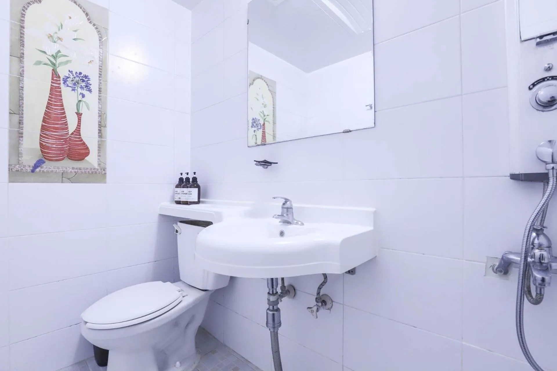 Bathroom in Vovo Hotel