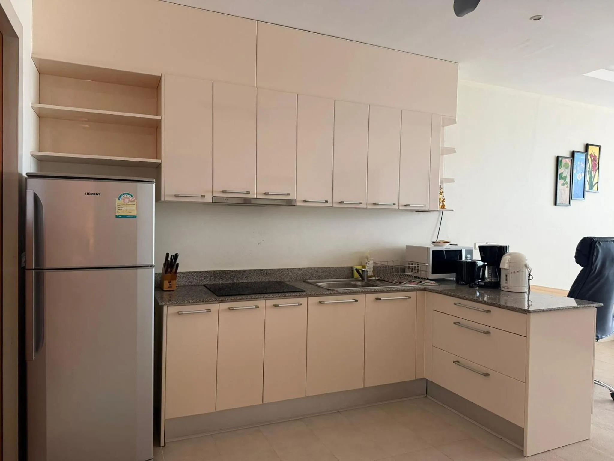 Kitchen or kitchenette in Hillside Seaview Residence