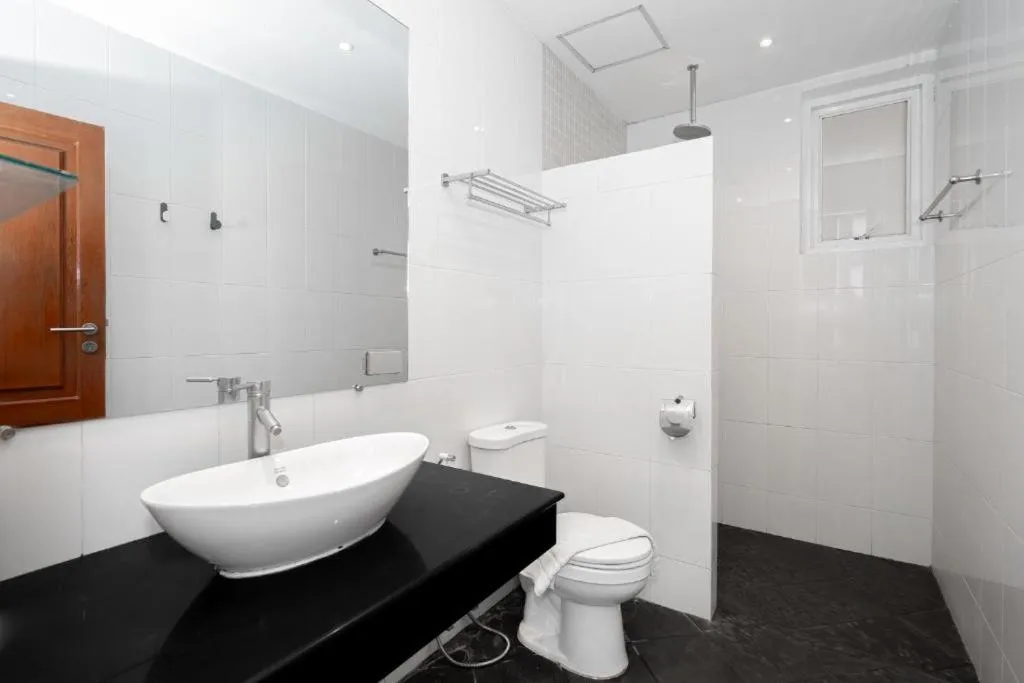Bathroom in Hillside Seaview Residence