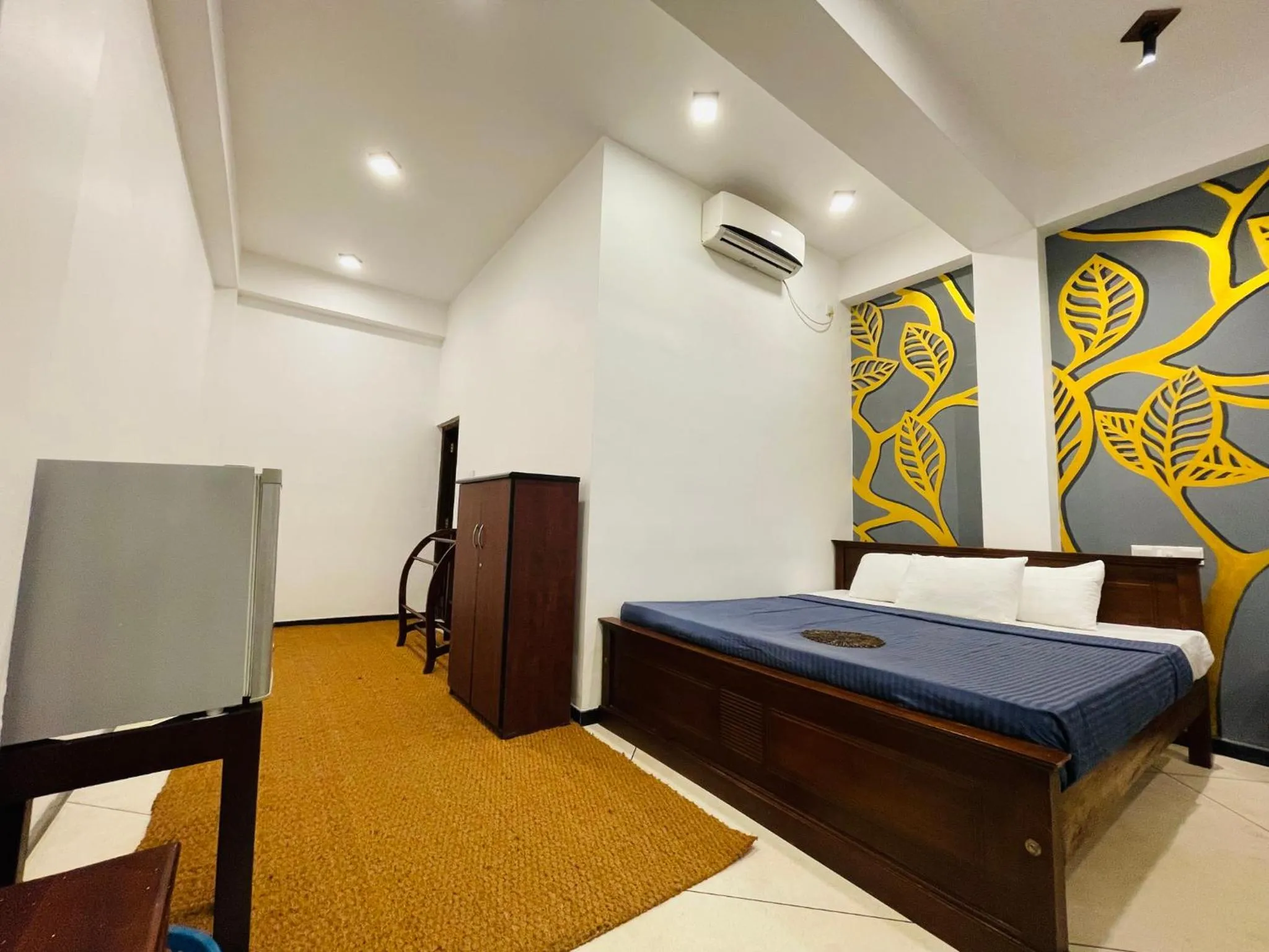 Bedroom, Bed in Crystal Oceanic