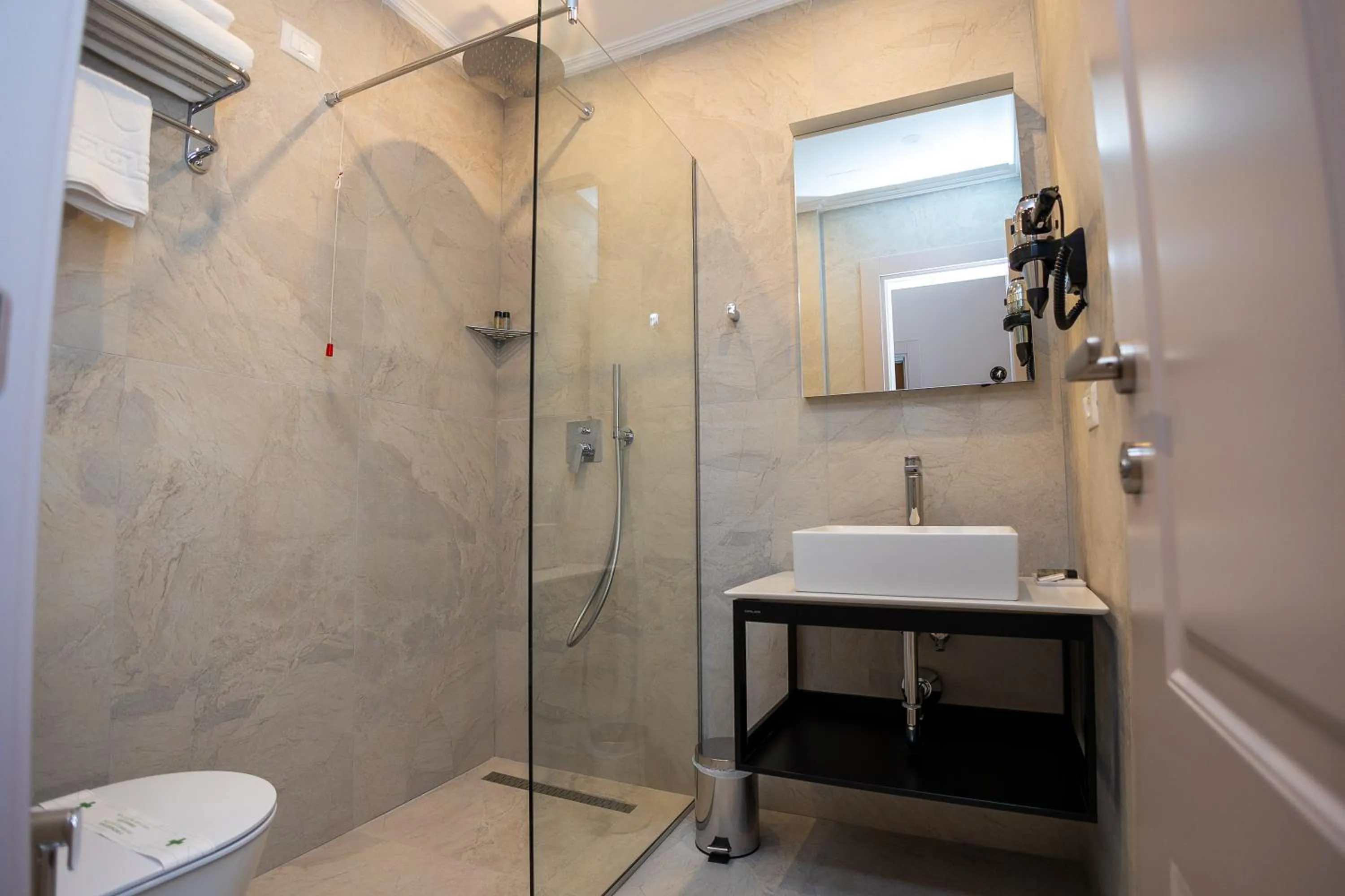Shower in Hotel Vila 101-New Bazaar