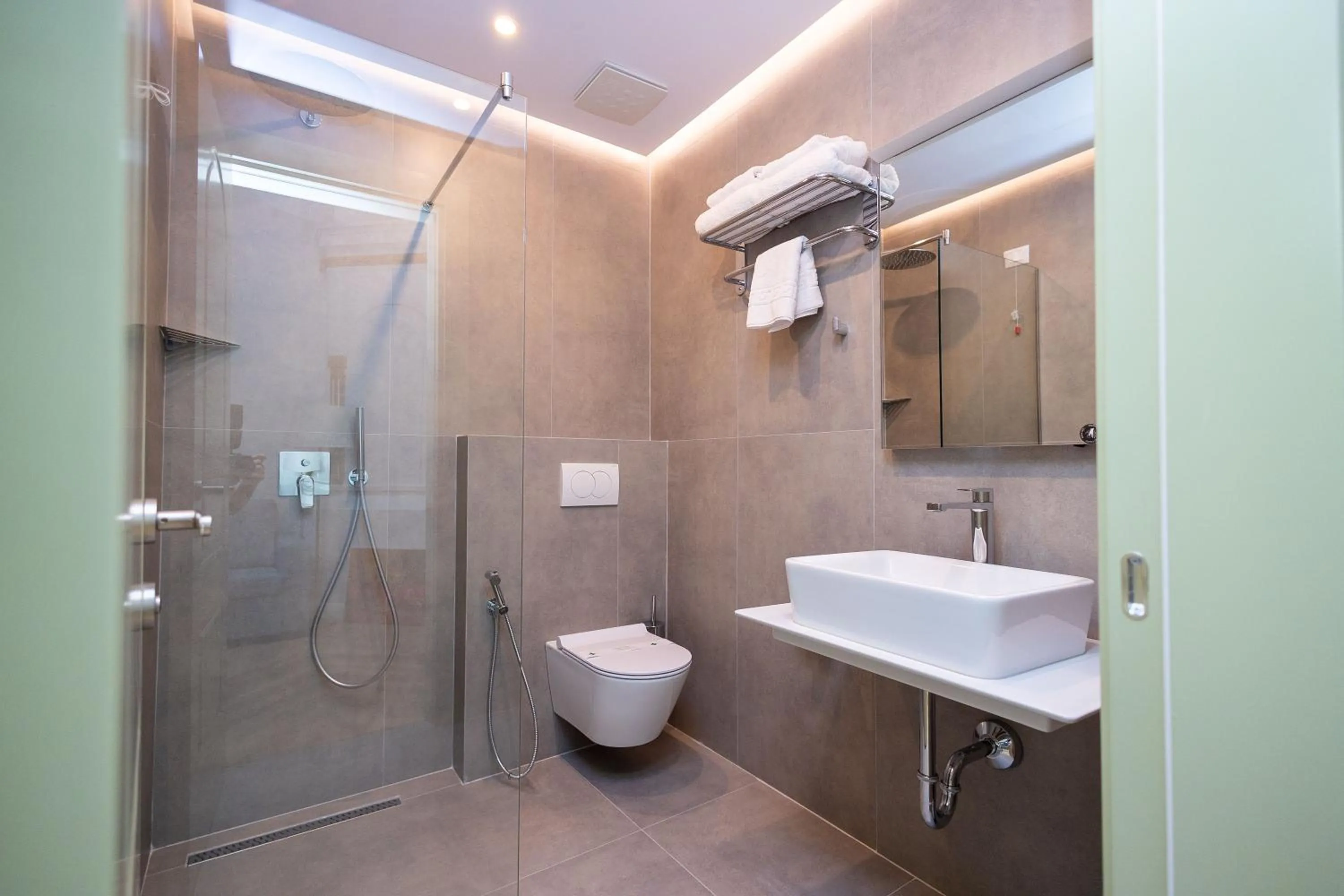 Shower in Hotel Vila 101-New Bazaar