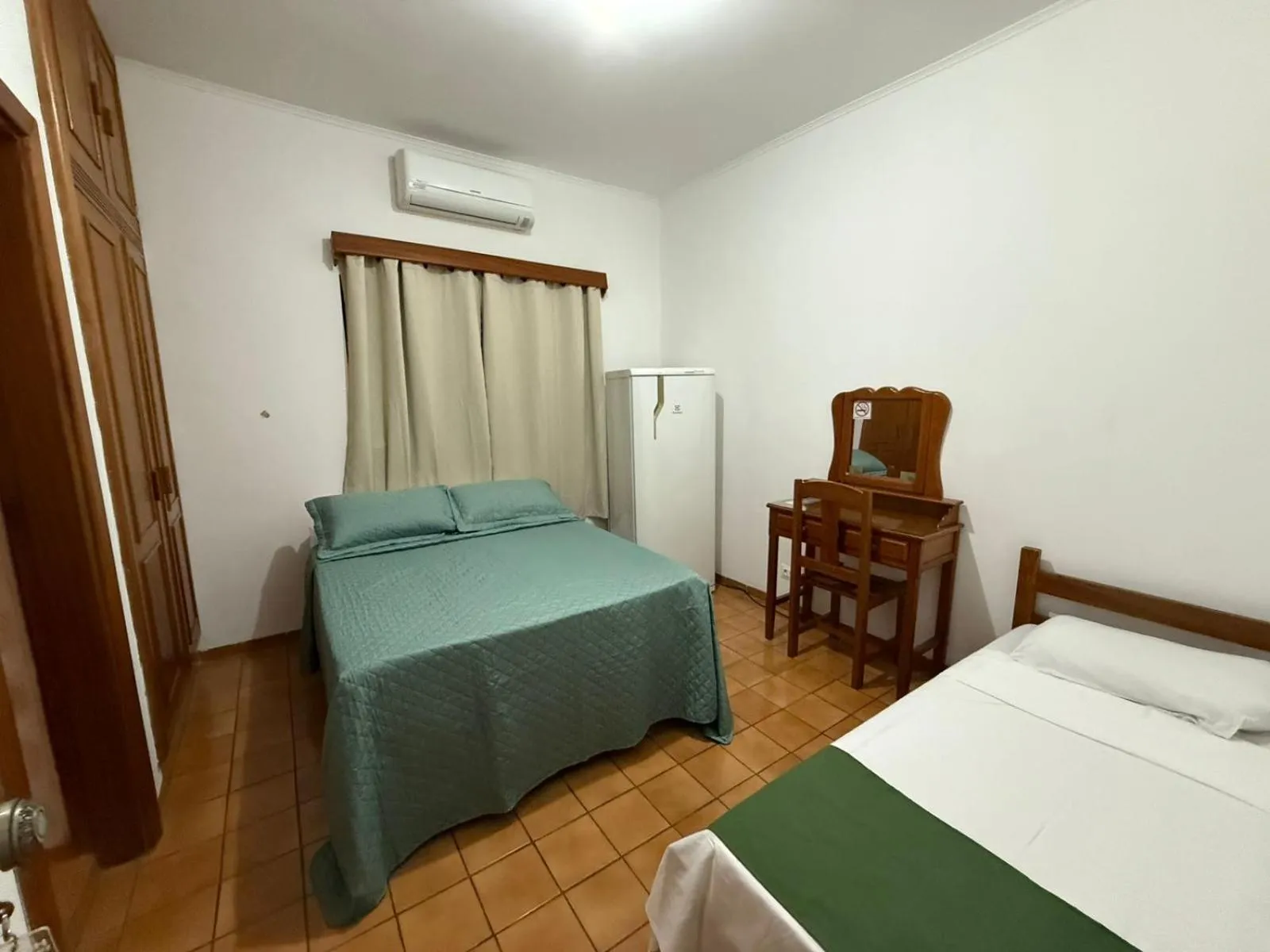 Photo of the whole room, Bed in Hotel Santa Catarina