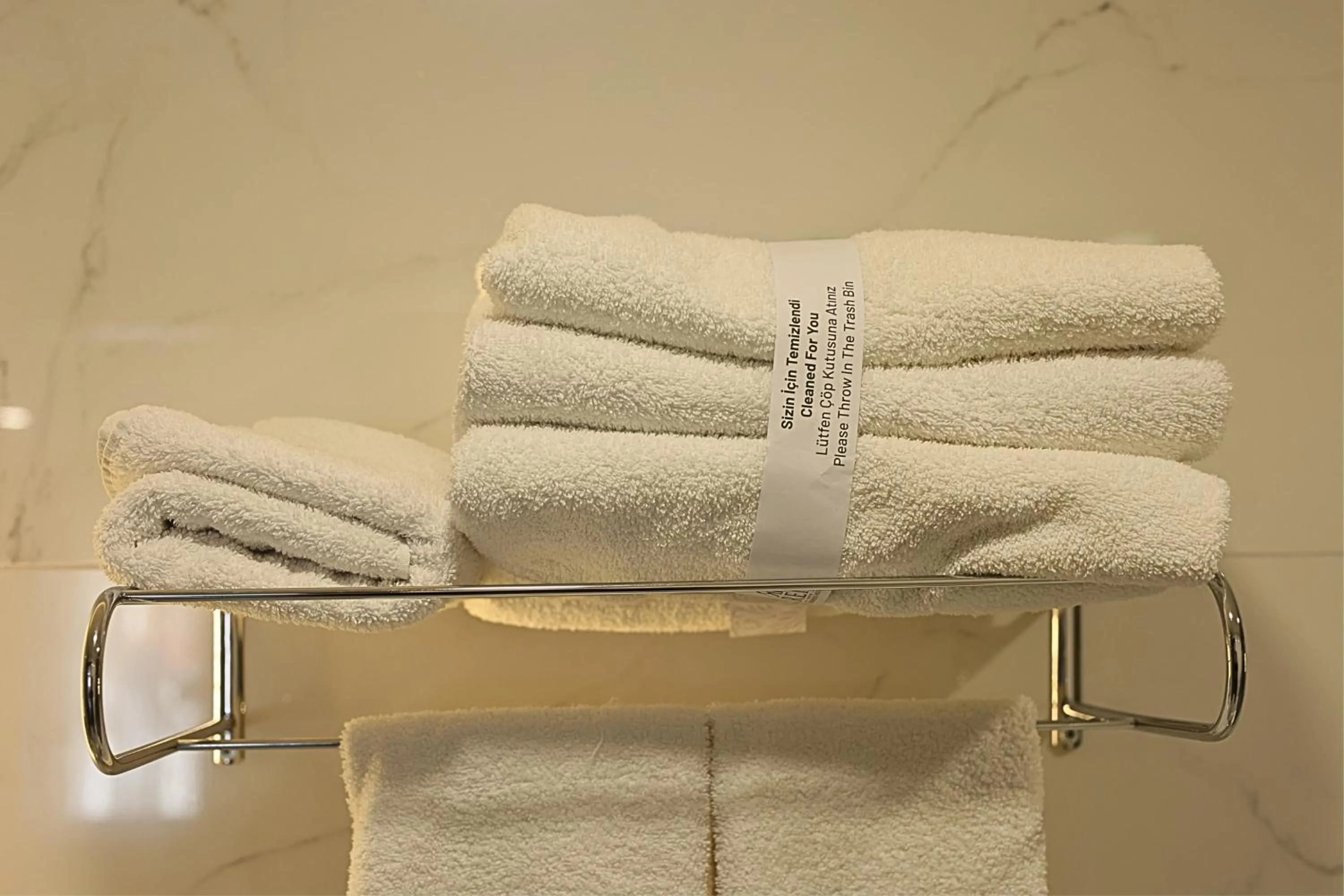 towels in Ren Business Hotel