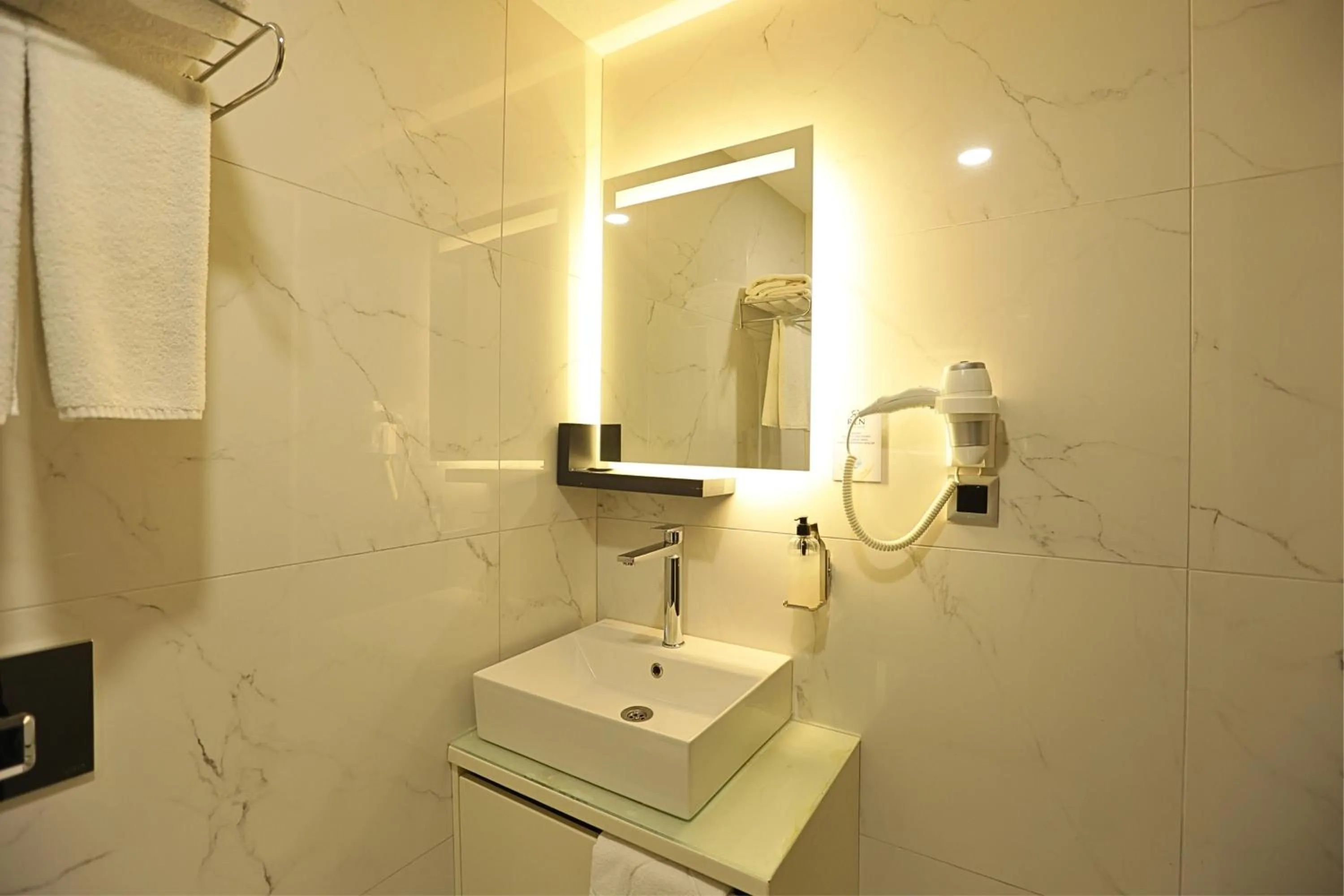 Bathroom in Ren Business Hotel