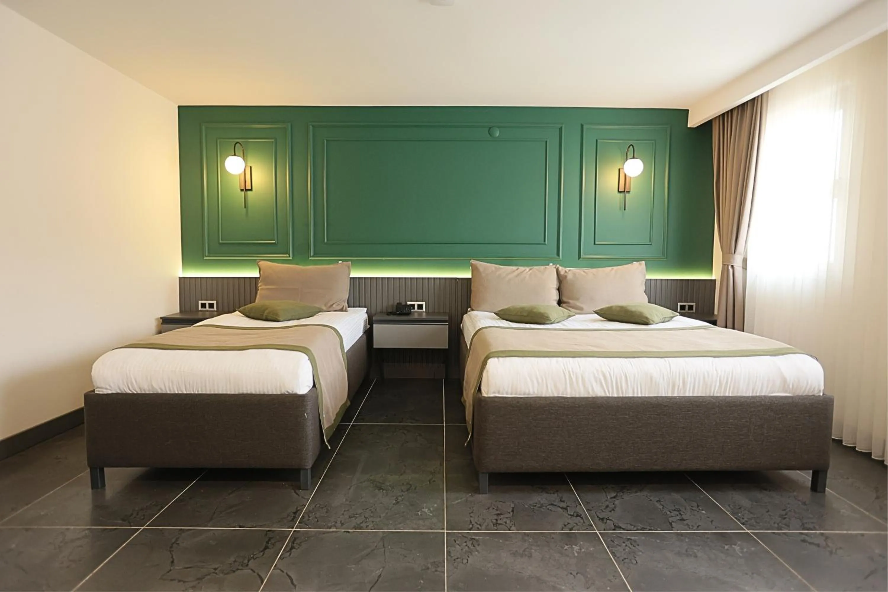 Bed in Ren Business Hotel