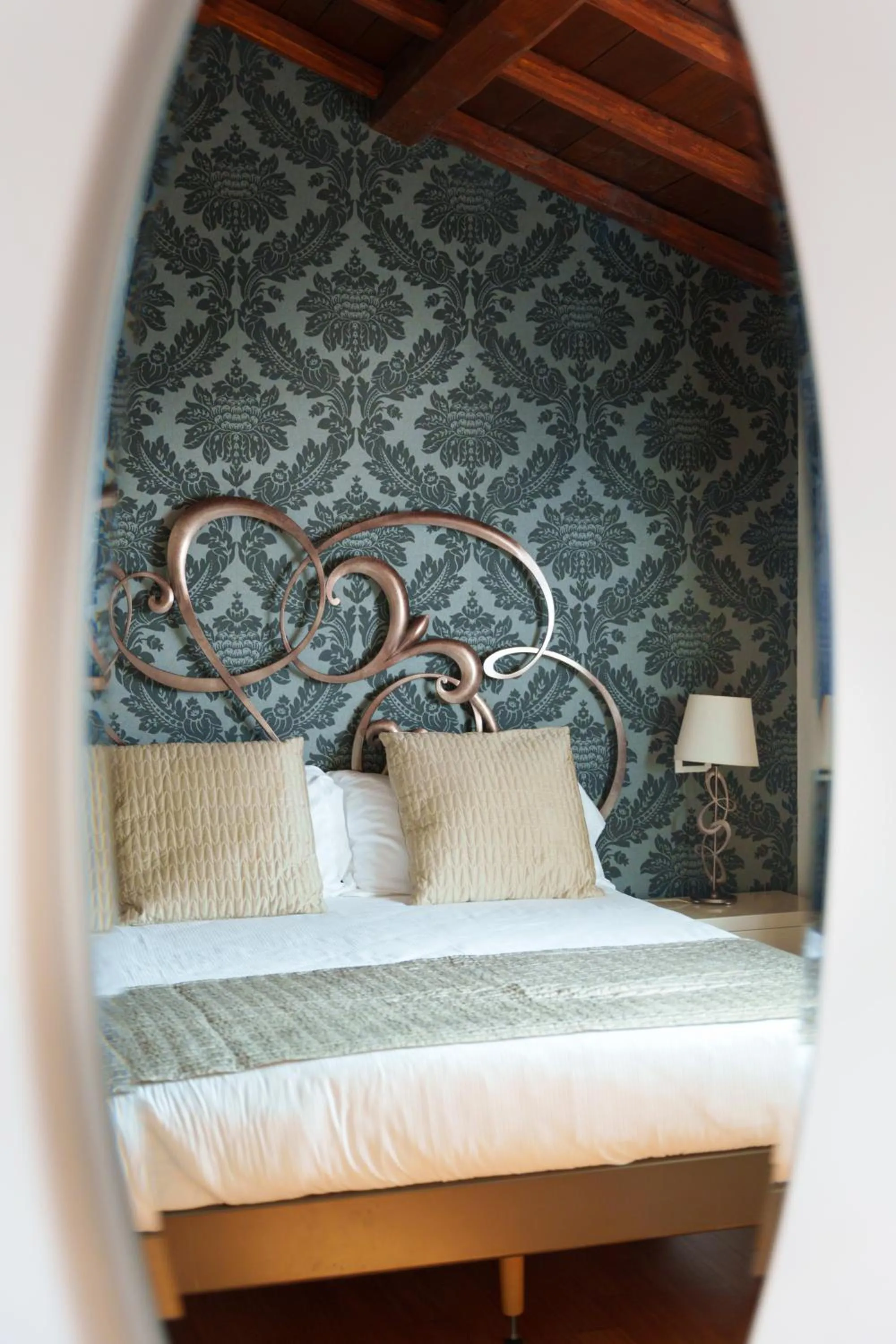 Bed in The Place 217