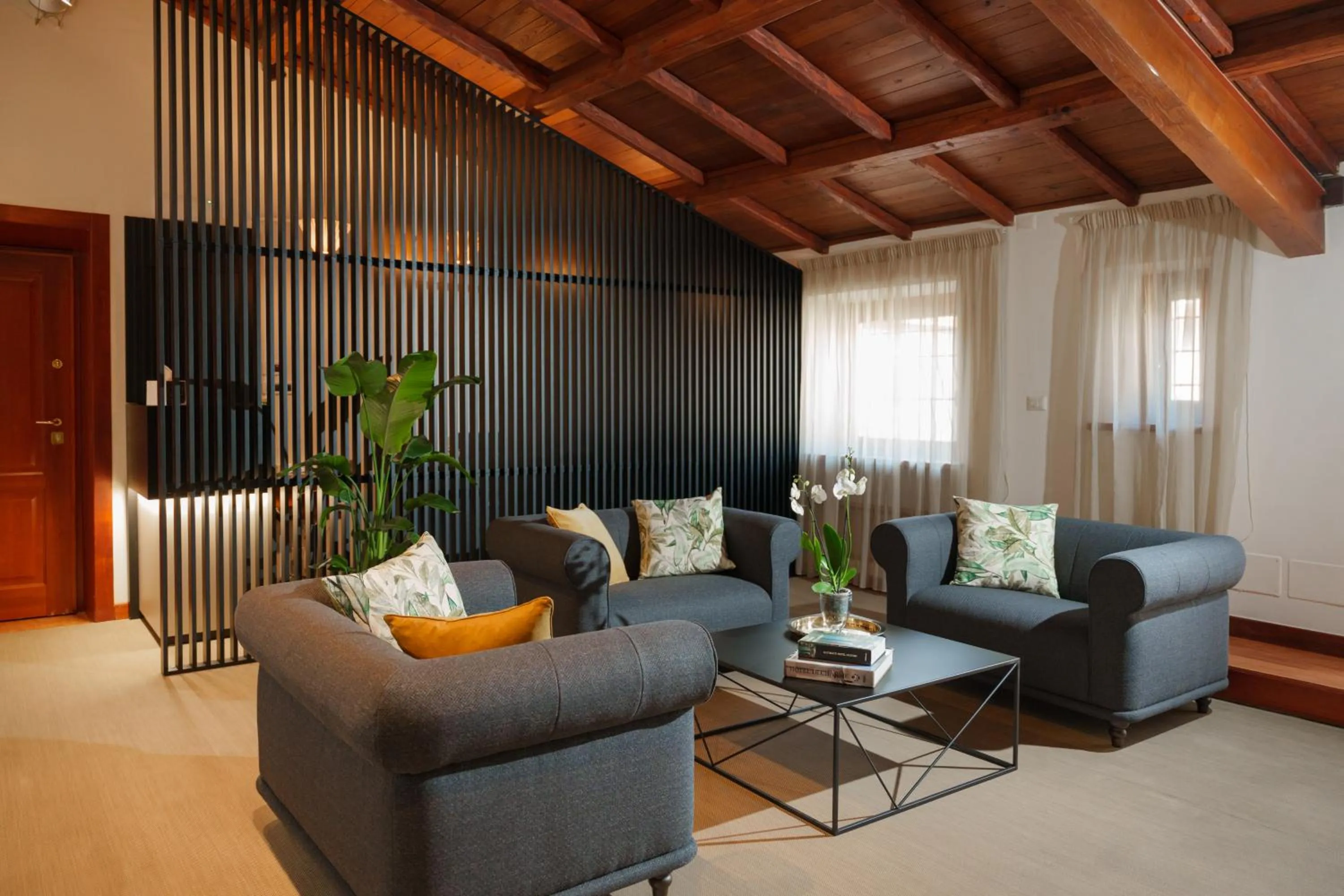 Lobby or reception in The Place 217