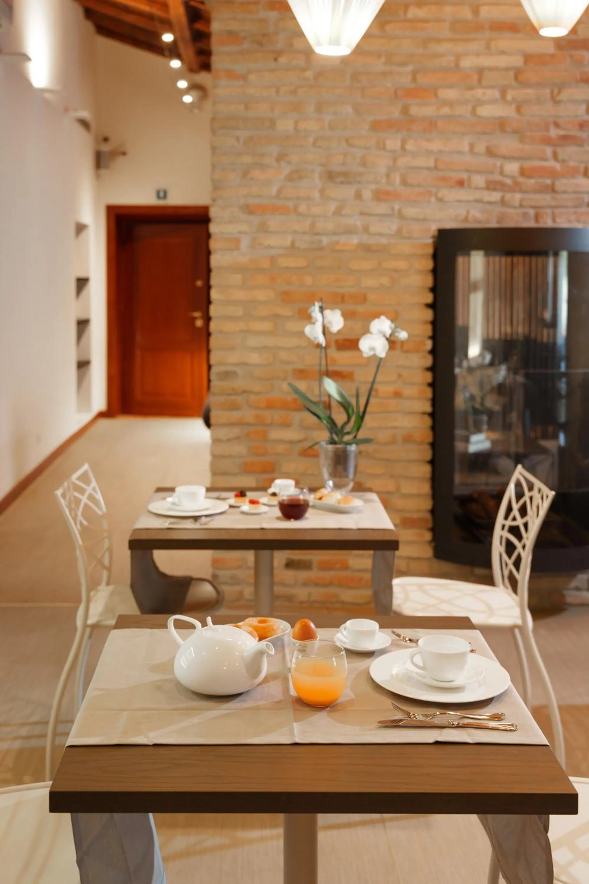 Breakfast in The Place 217